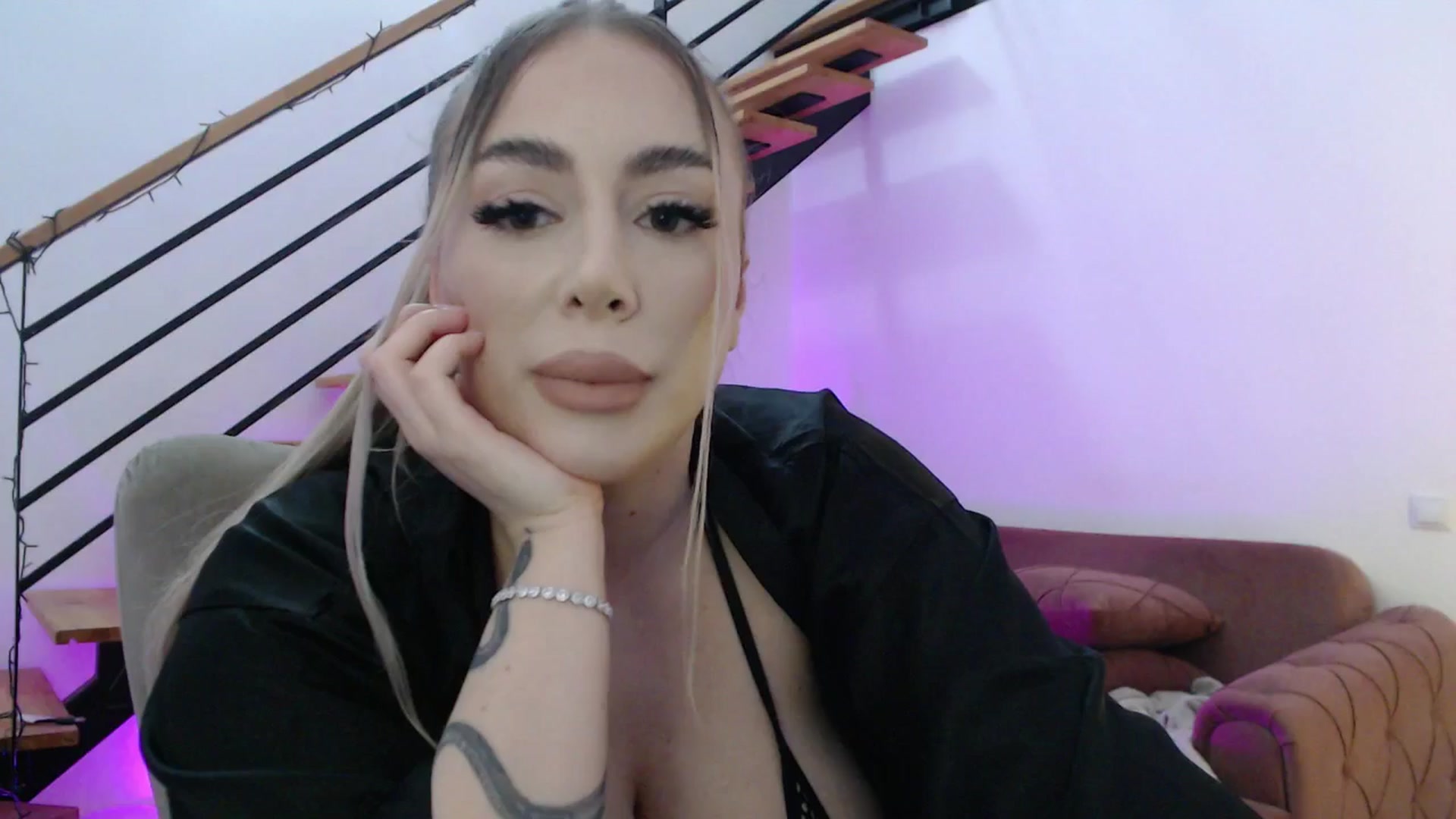 Gallery image thumbnail from Addasweet23's myfreecams stream on, 04/26/2025, 16:57 image 4 of 20