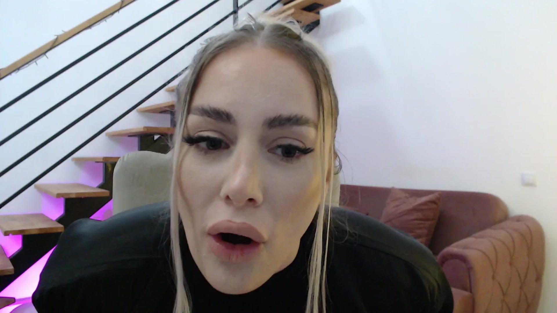Gallery image thumbnail from Addasweet23's myfreecams stream on, 05/13/2025, 15:06 image 13 of 20
