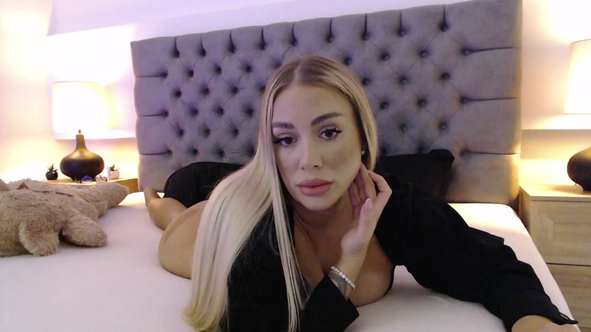 Gallery image thumbnail from Addasweet23's myfreecams stream on, 10/27/2025, 15:24 image 1 of 20