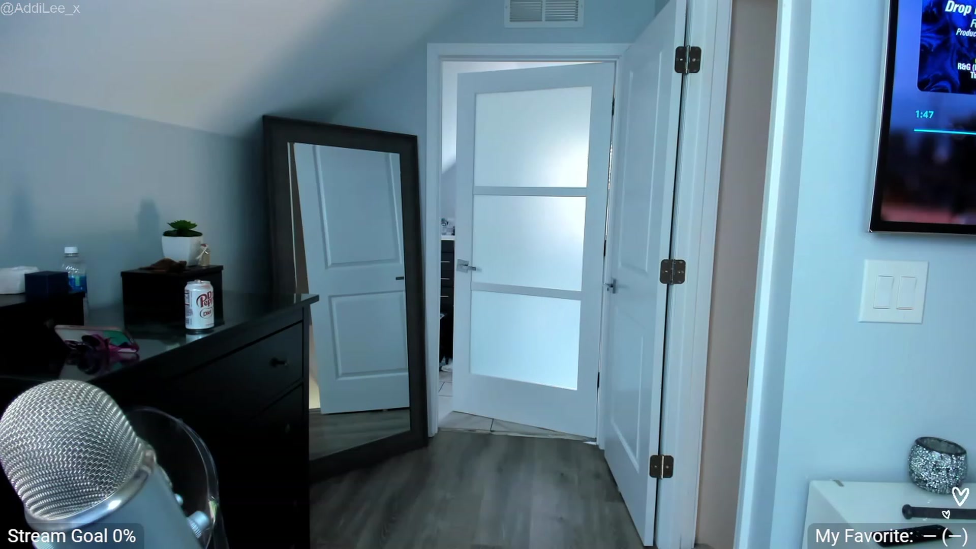 Gallery image thumbnail from AddiLee's myfreecams stream on, 05/18/2023, 20:50 image 3 of 20