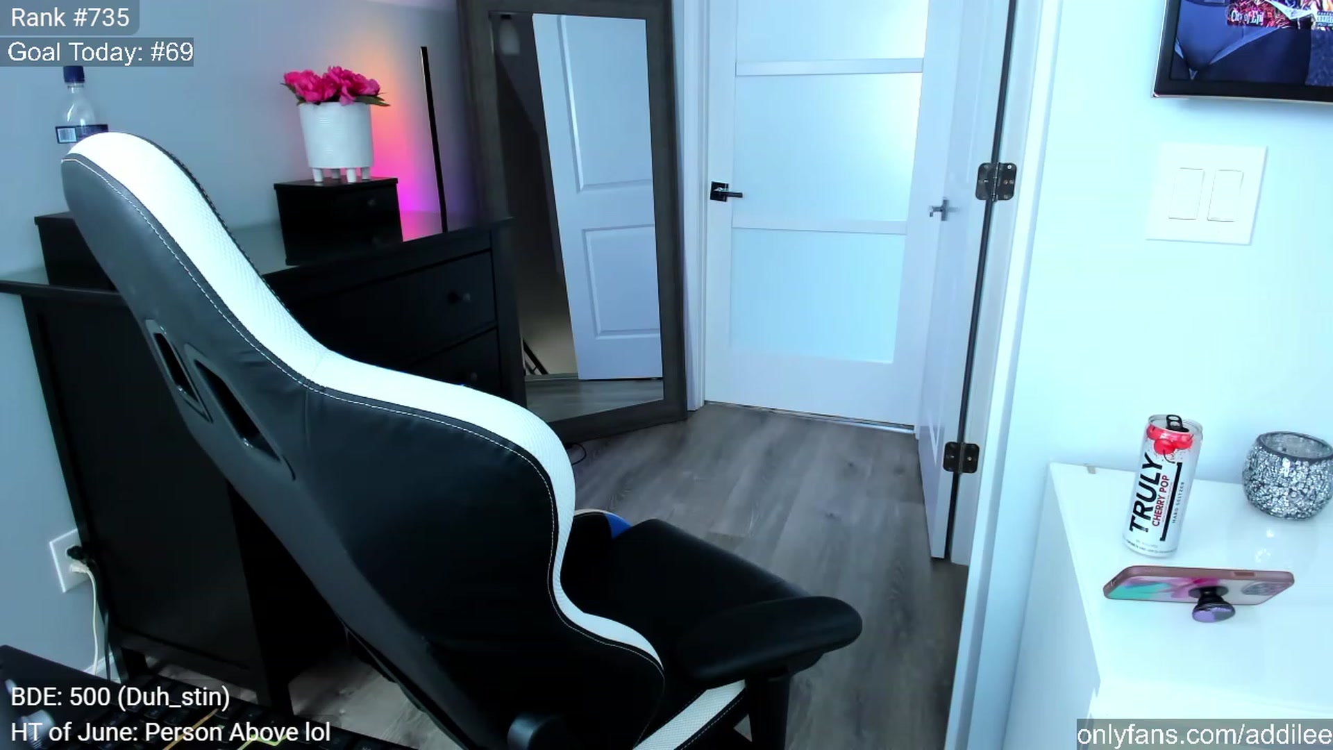 Gallery image thumbnail from AddiLee's myfreecams stream on, 06/01/2023, 19:59 image 12 of 20