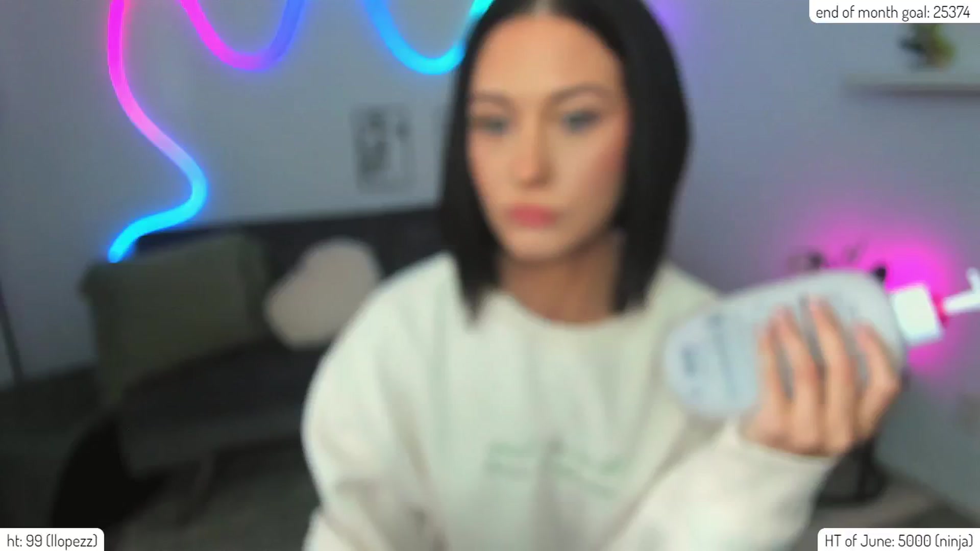 Gallery image thumbnail from AddiLee's myfreecams stream on, 06/28/2024, 20:37 image 2 of 20