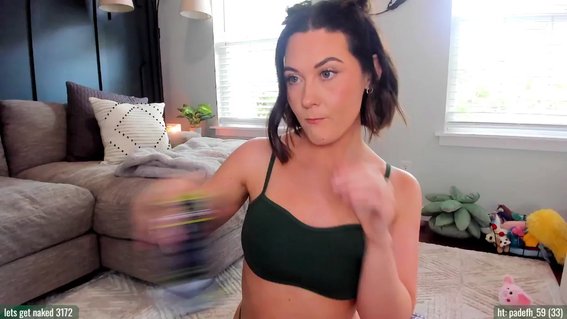 Gallery image thumbnail from AddiLee's myfreecams stream on, 08/15/2024, 15:35 image 4 of 20