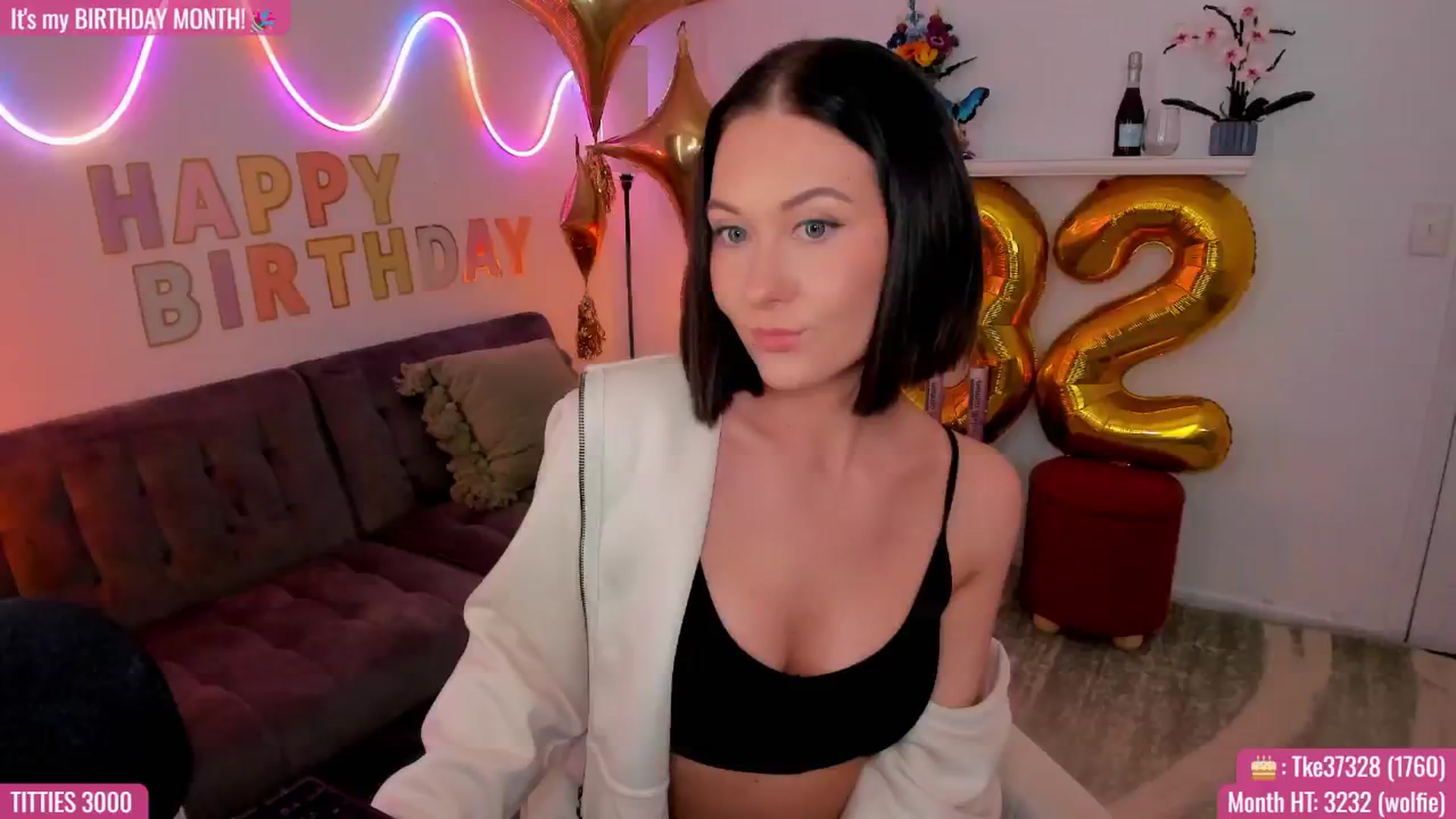 Gallery image thumbnail from AddiLee's myfreecams stream on, 10/05/2024, 18:52 image 13 of 20