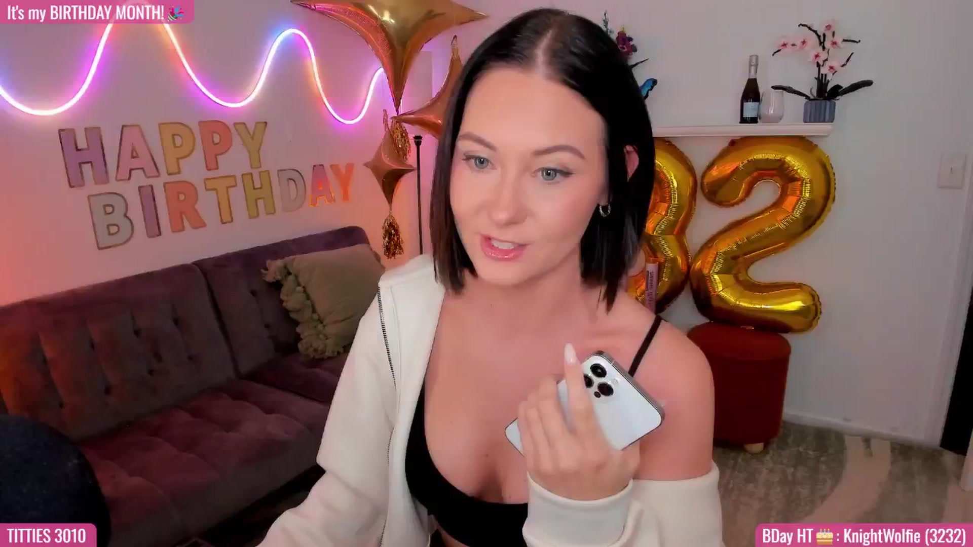 Gallery image thumbnail from AddiLee's myfreecams stream on, 10/05/2024, 18:52 image 4 of 20