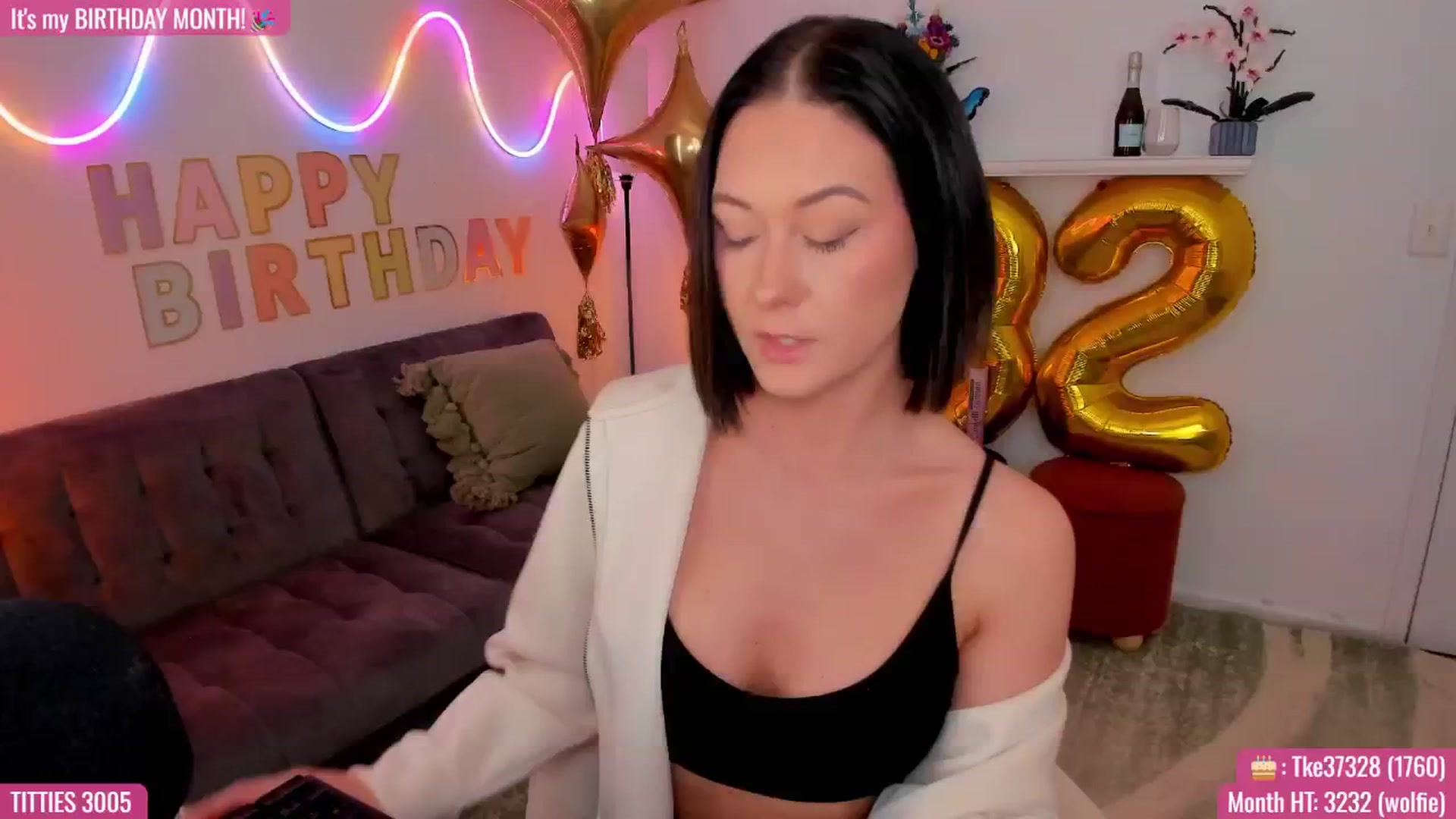 Gallery image thumbnail from AddiLee's myfreecams stream on, 10/05/2024, 18:52 image 12 of 20