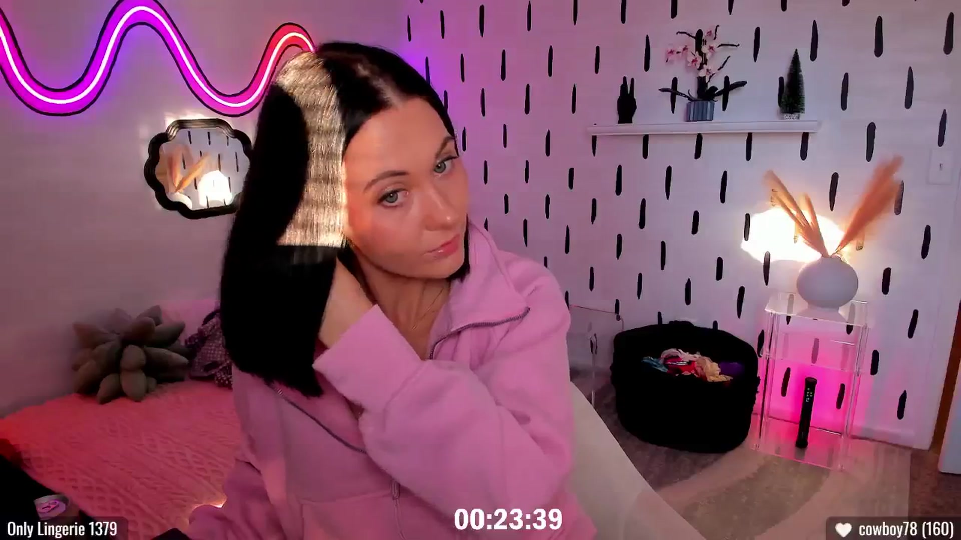 Gallery image thumbnail from AddiLee's myfreecams stream on, 11/26/2024, 21:36 image 17 of 20