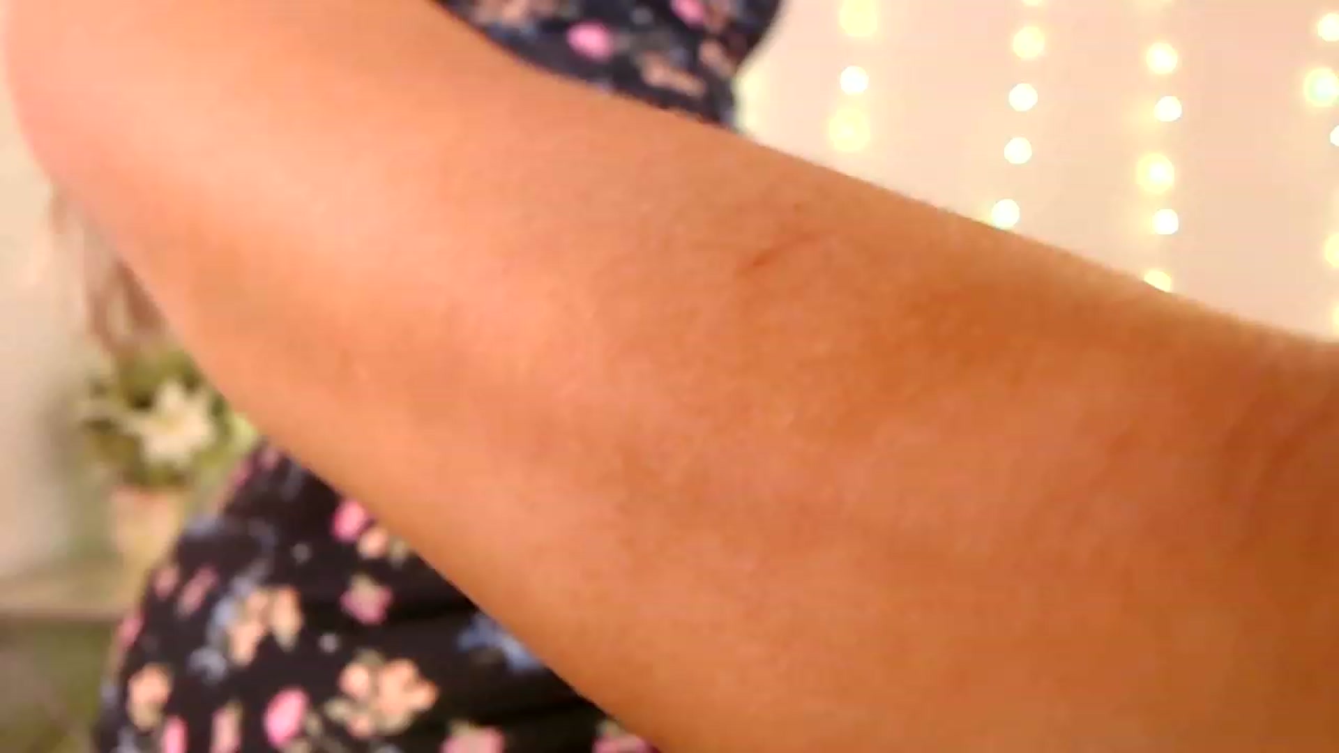 Gallery image thumbnail from AddictiveKiss's myfreecams stream on, 02/01/2023, 20:01 image 13 of 20