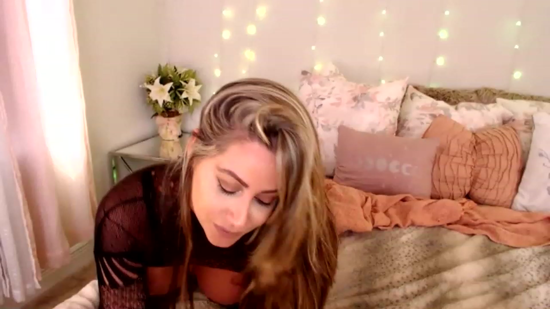 Gallery image thumbnail from AddictiveKiss's myfreecams stream on, 06/06/2023, 18:51 image 17 of 20
