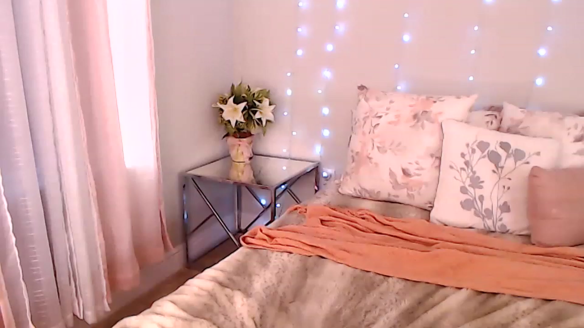 Gallery image thumbnail from AddictiveKiss's myfreecams stream on, 06/07/2023, 19:55 image 1 of 20