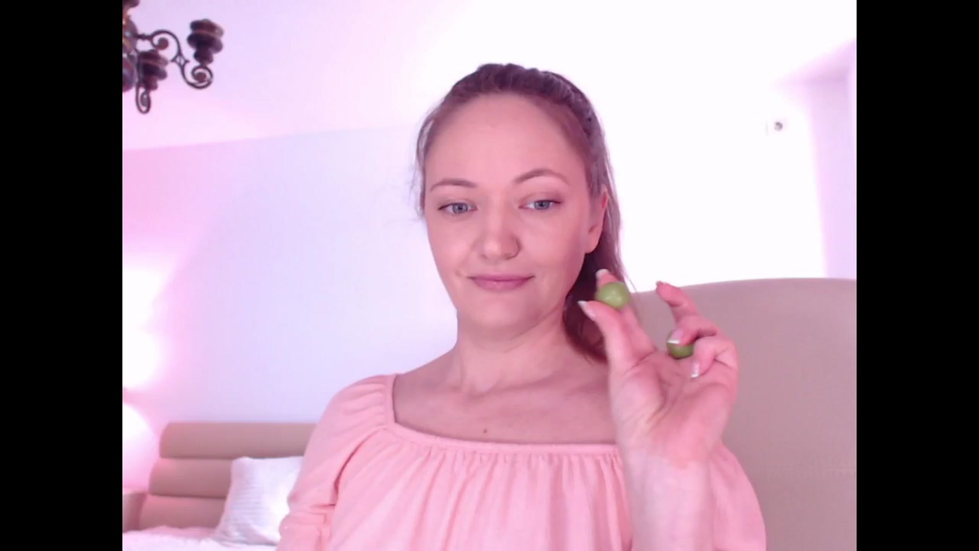 Gallery image thumbnail from AddictiveLara's myfreecams stream on, 05/30/2024, 09:41 image 1 of 20