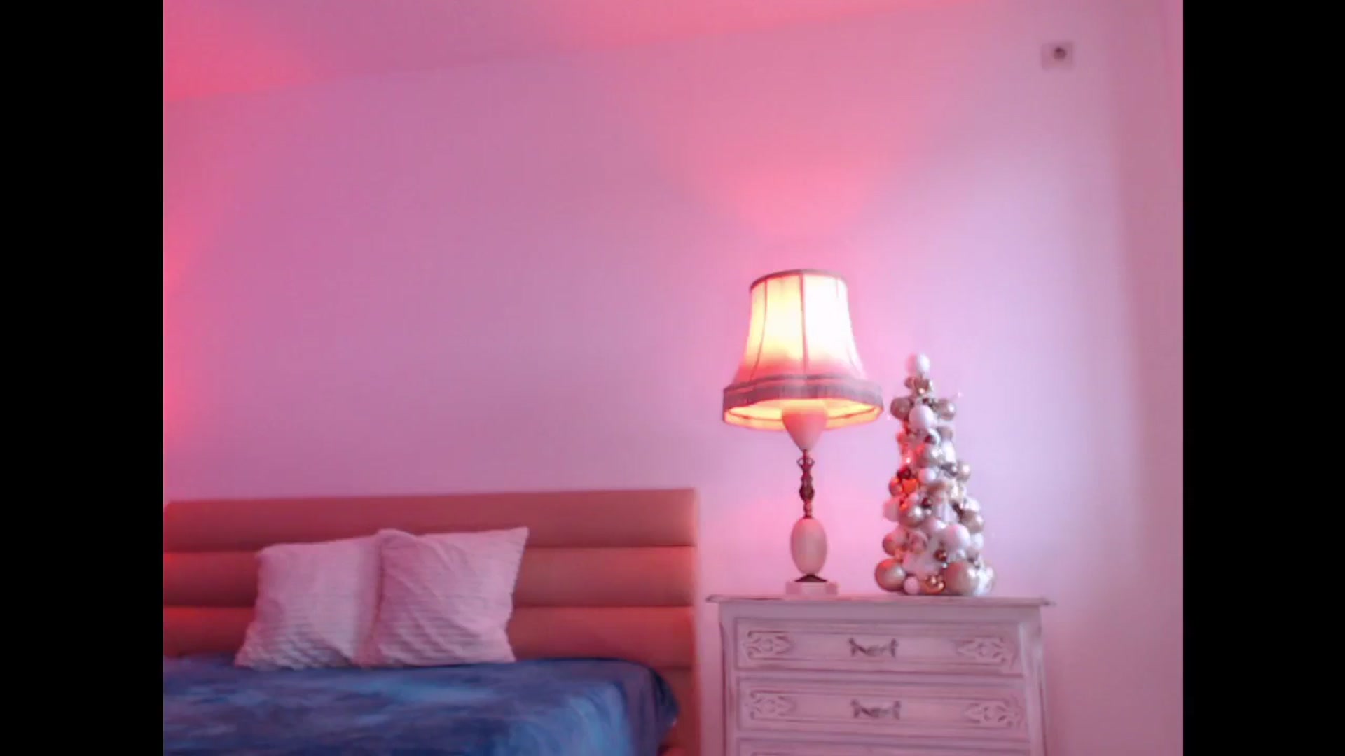 Gallery image thumbnail from AddictiveLara's myfreecams stream on, 12/08/2024, 11:08 image 11 of 20