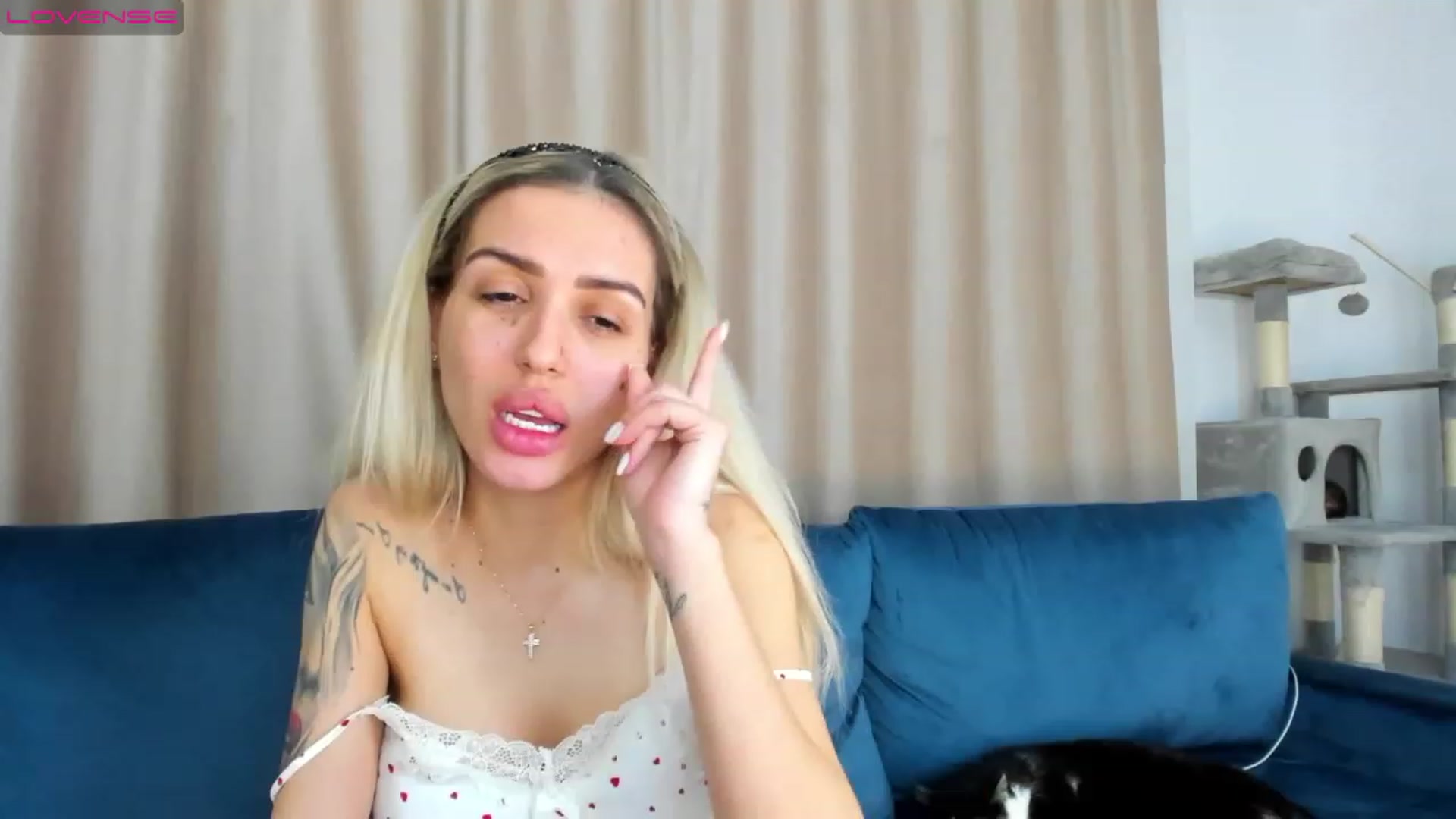 Gallery image thumbnail from Addictive_T's myfreecams stream on, 06/02/2023, 01:02 image 18 of 20