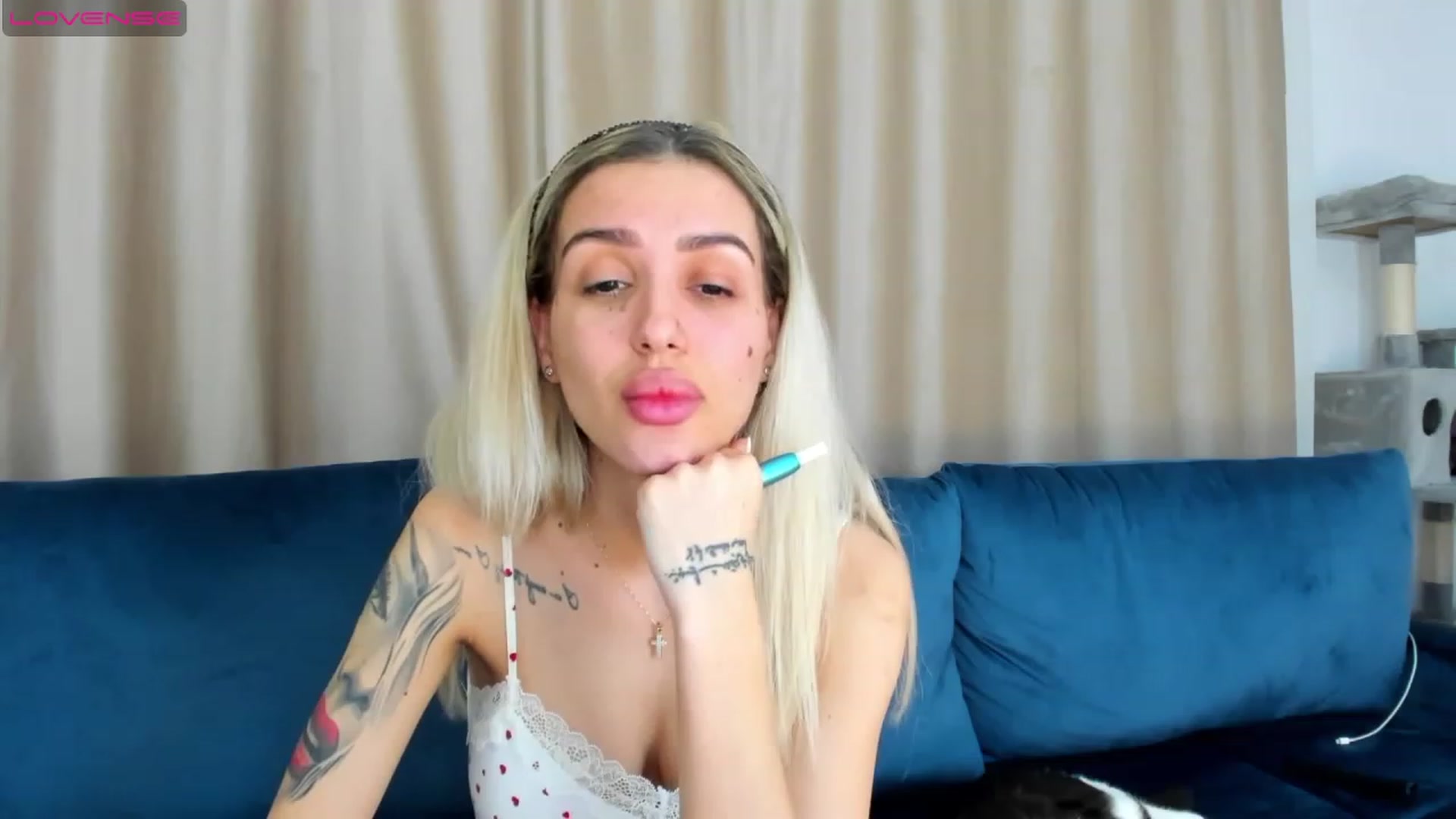 Gallery image thumbnail from Addictive_T's myfreecams stream on, 06/02/2023, 01:02 image 11 of 20