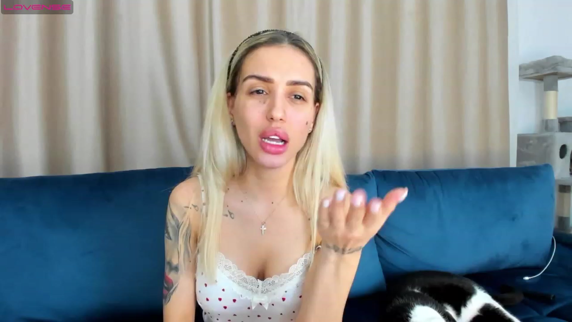 Gallery image thumbnail from Addictive_T's myfreecams stream on, 06/02/2023, 01:02 image 4 of 20