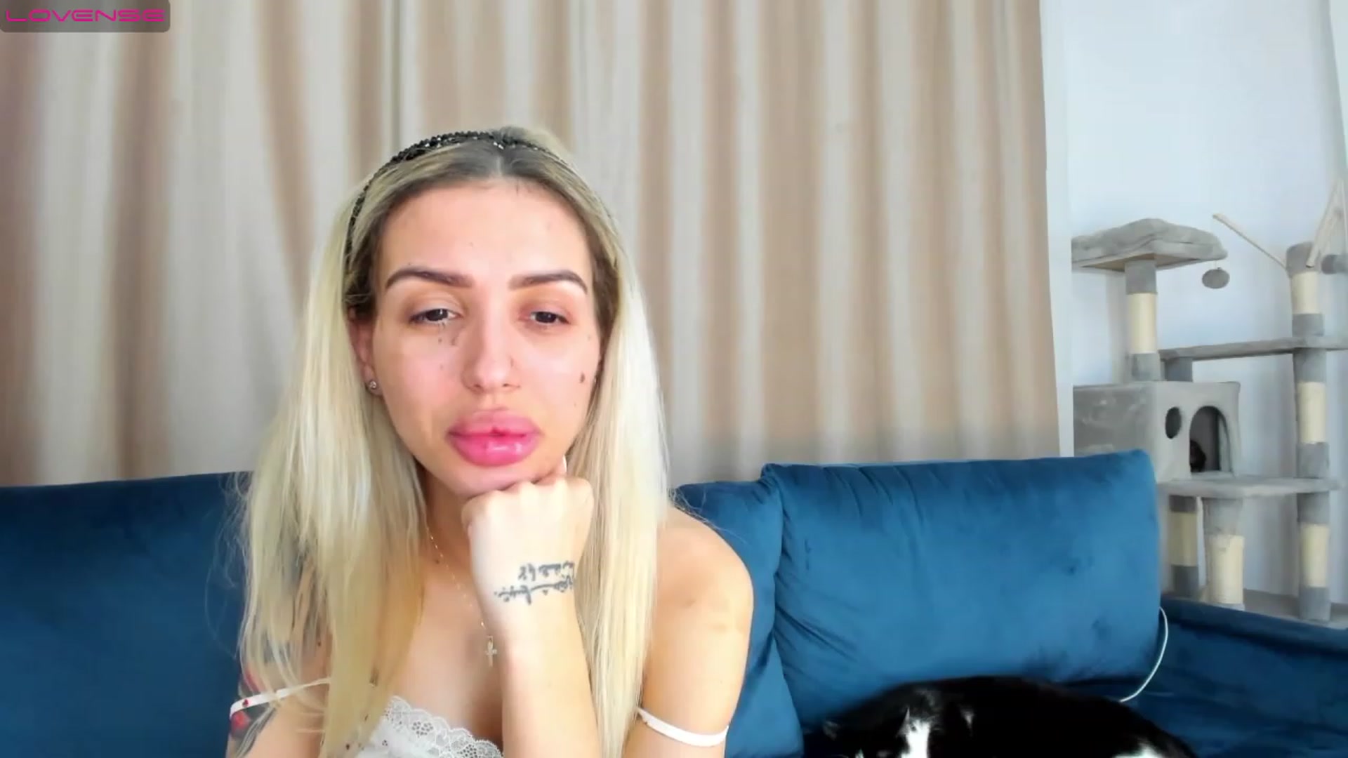 Gallery image thumbnail from Addictive_T's myfreecams stream on, 06/02/2023, 01:02 image 17 of 20