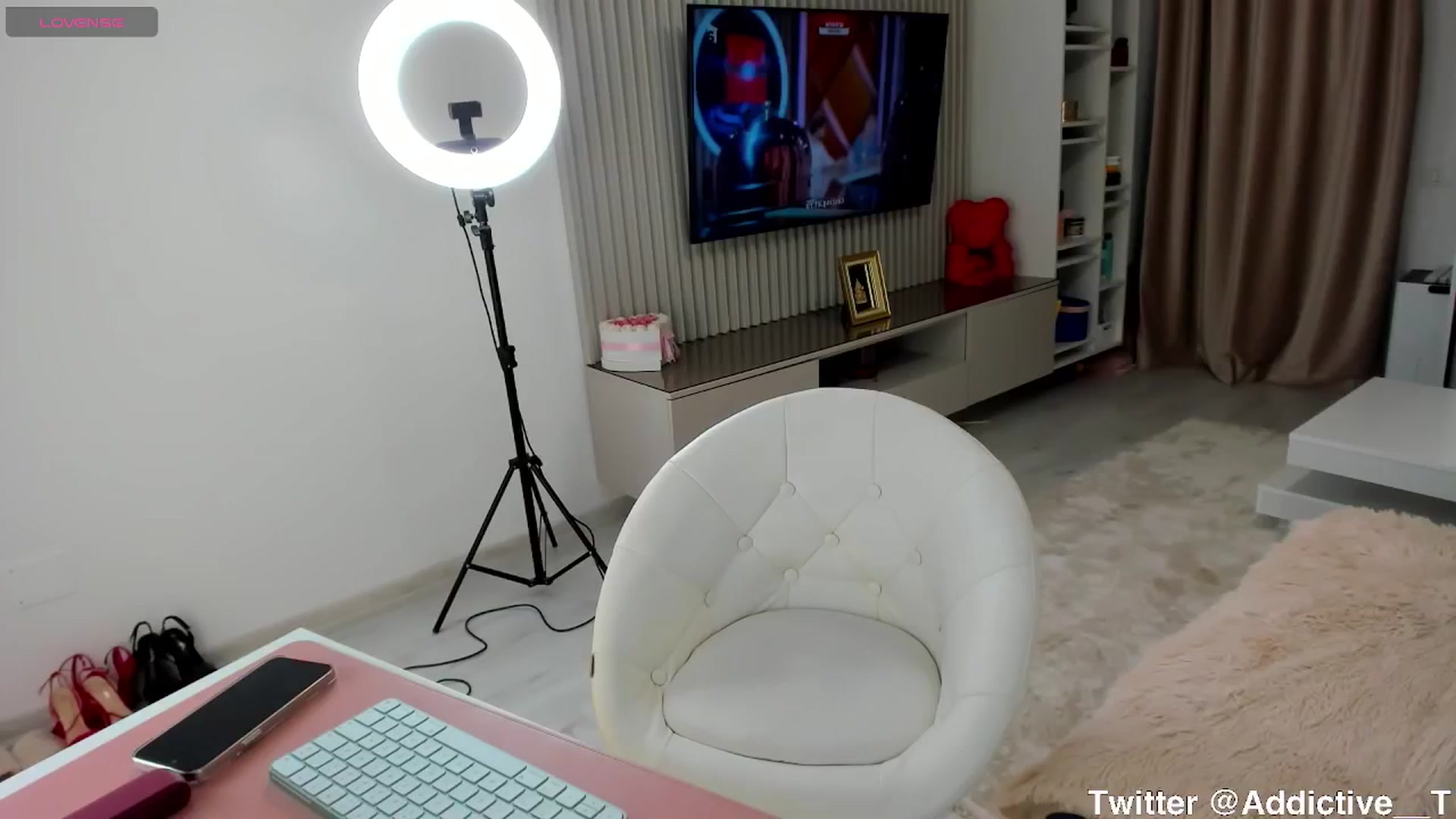 Gallery image thumbnail from Addictive_T's myfreecams stream on, 08/27/2024, 01:02 image 17 of 20