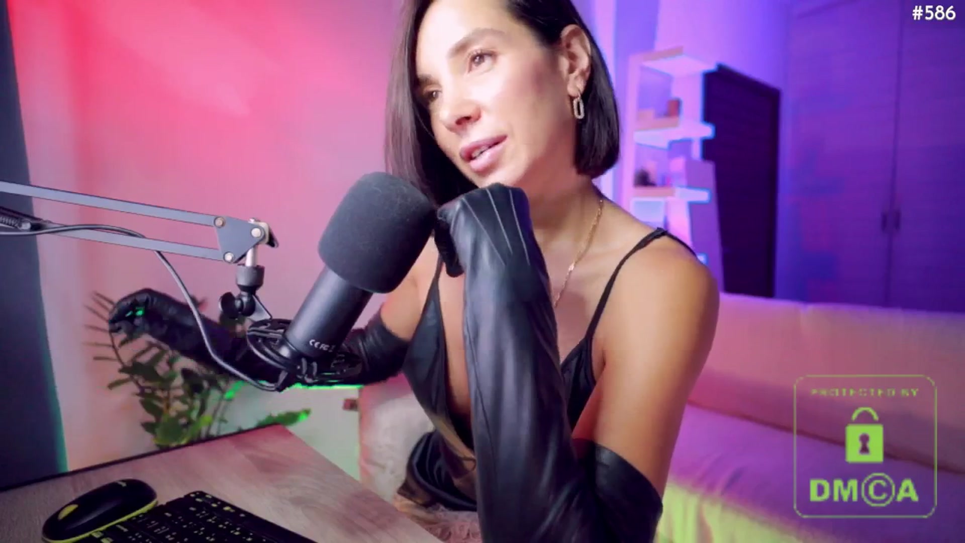 Gallery image thumbnail from AddictsQueen's myfreecams stream on, 06/30/2025, 06:11 image 19 of 20