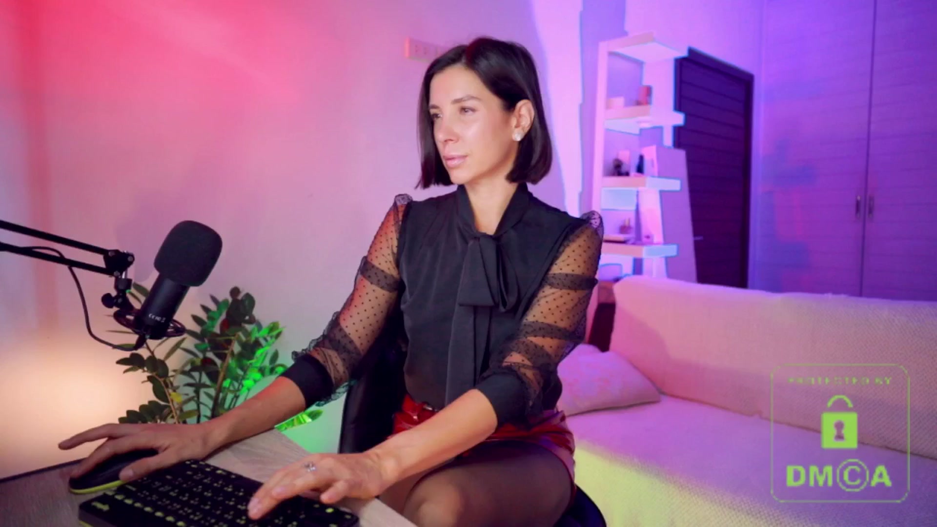 Gallery image thumbnail from AddictsQueen's myfreecams stream on, 07/04/2025, 06:06 image 4 of 20