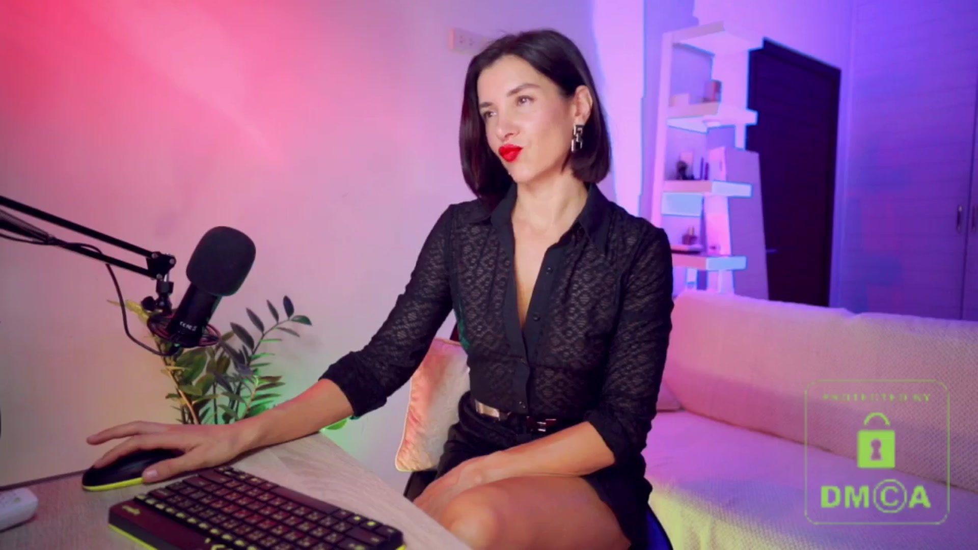 Gallery image thumbnail from AddictsQueen's myfreecams stream on, 07/19/2025, 06:42 image 5 of 20