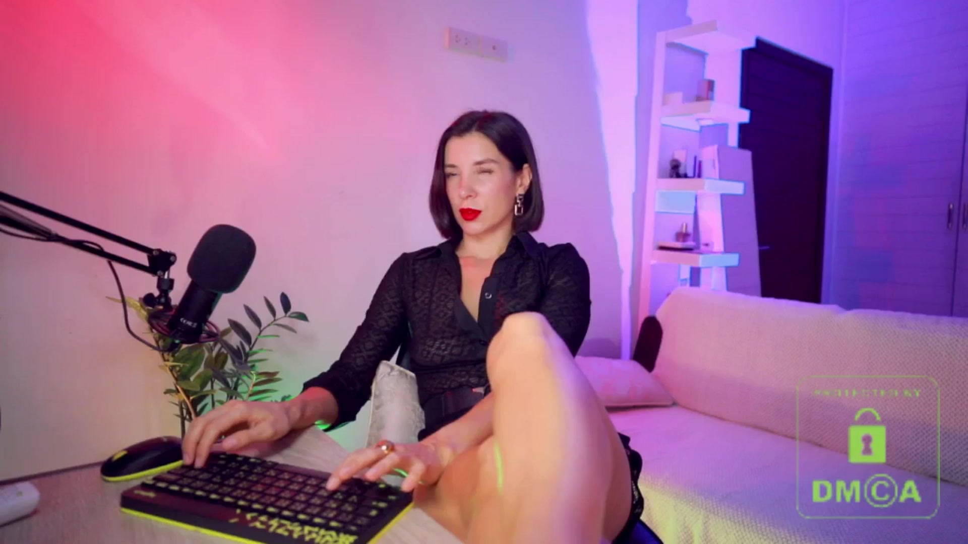 Gallery image thumbnail from AddictsQueen's myfreecams stream on, 07/19/2025, 06:42 image 9 of 20