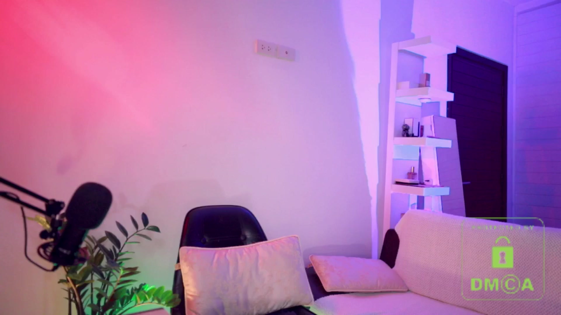Gallery image thumbnail from AddictsQueen's myfreecams stream on, 07/20/2025, 05:52 image 15 of 20