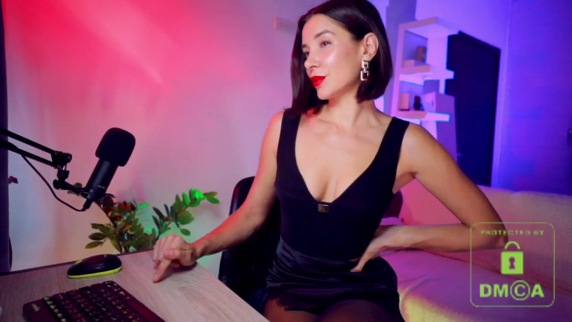 Gallery image thumbnail from AddictsQueen's myfreecams stream on, 09/21/2025, 03:57 image 17 of 20