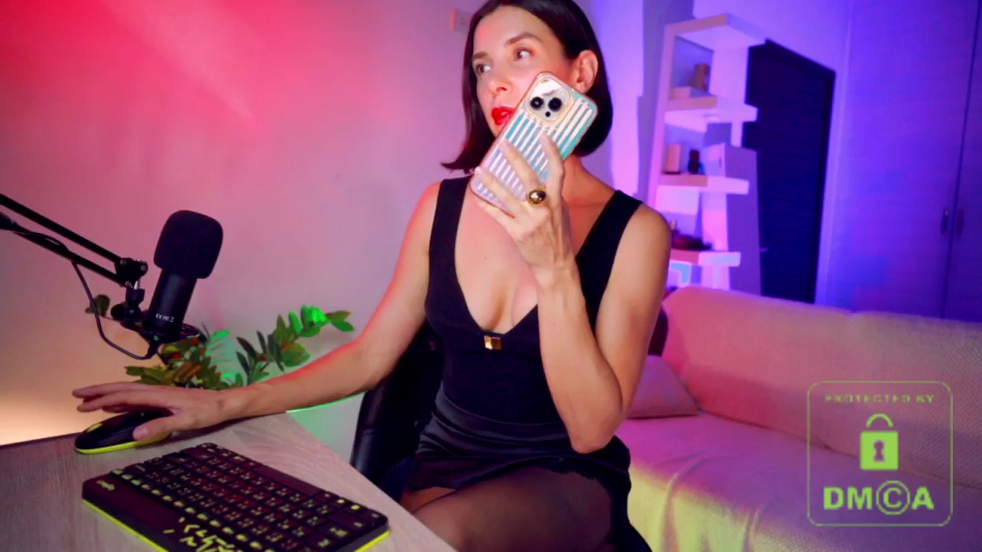 Gallery image thumbnail from AddictsQueen's myfreecams stream on, 09/21/2025, 12:08 image 4 of 20