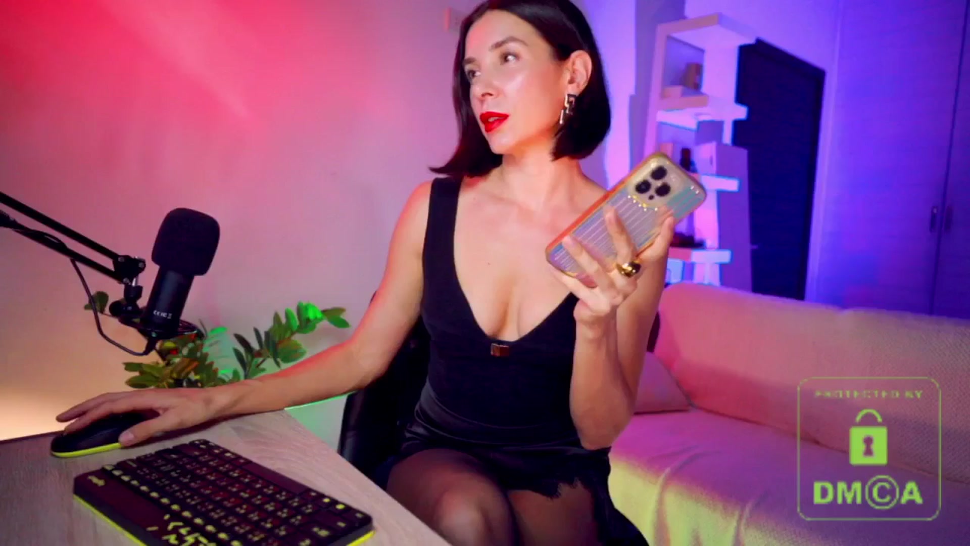 Gallery image thumbnail from AddictsQueen's myfreecams stream on, 09/21/2025, 12:08 image 7 of 20