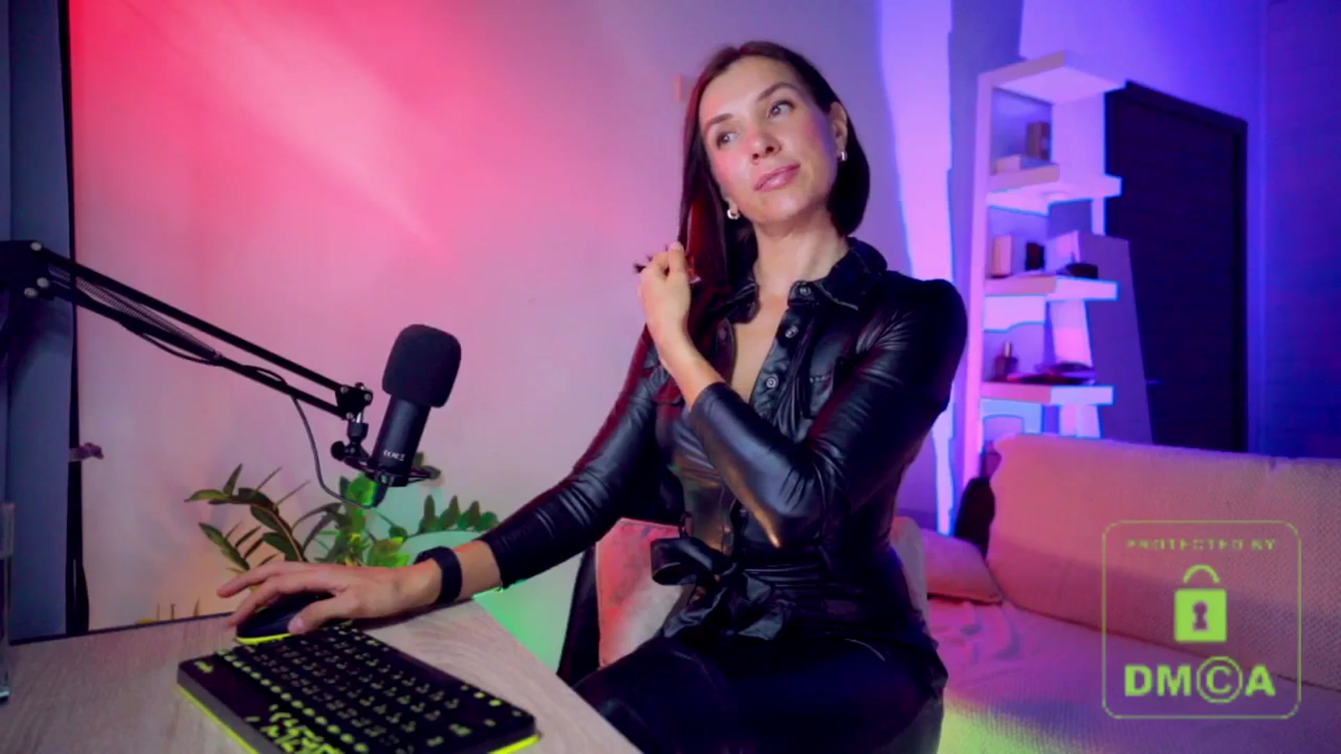Gallery image thumbnail from AddictsQueen's myfreecams stream on, 10/12/2025, 09:58 image 16 of 20