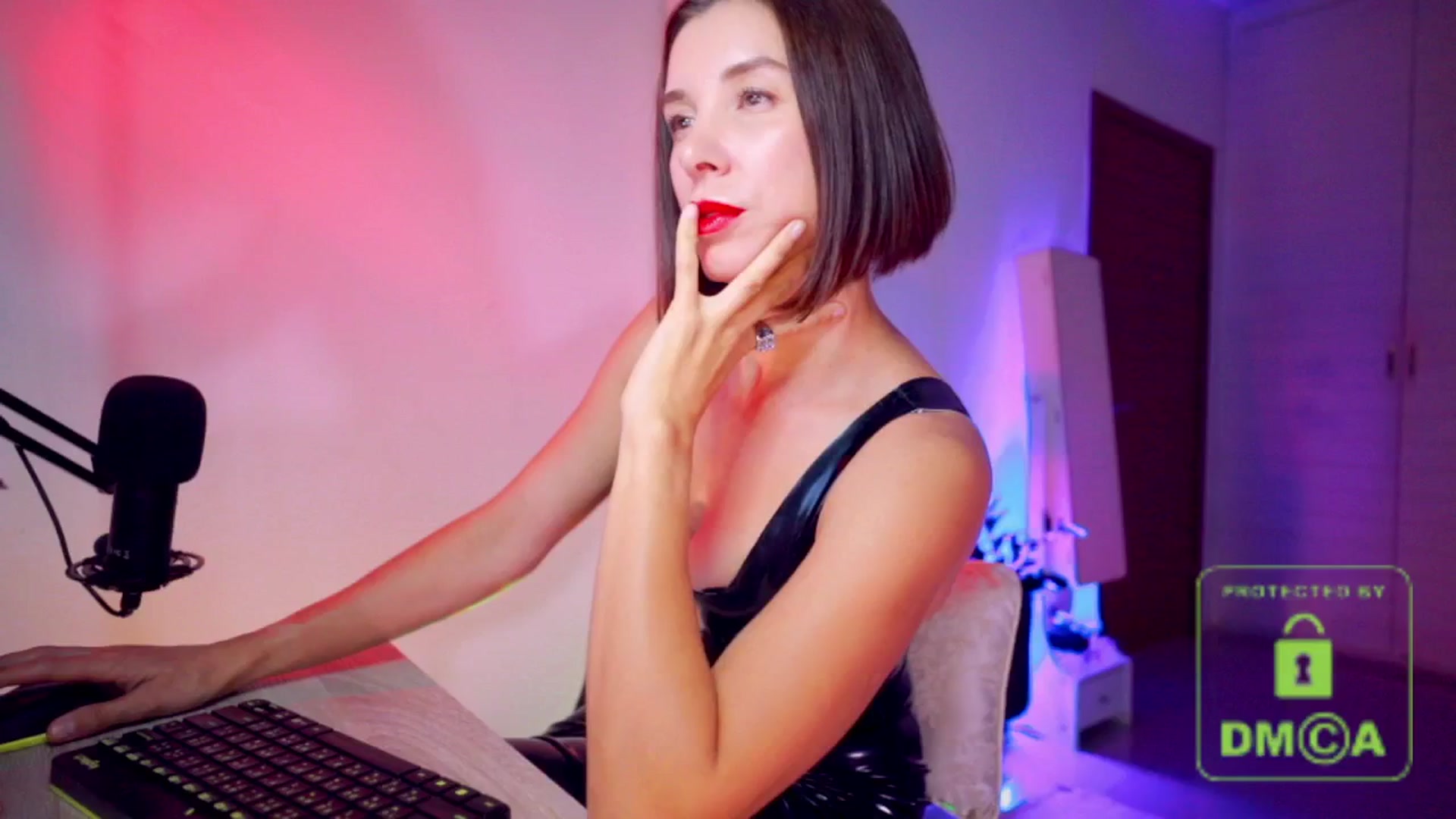 Gallery image thumbnail from AddictsQueen's myfreecams stream on, 03/20/2026, 06:40 image 4 of 20