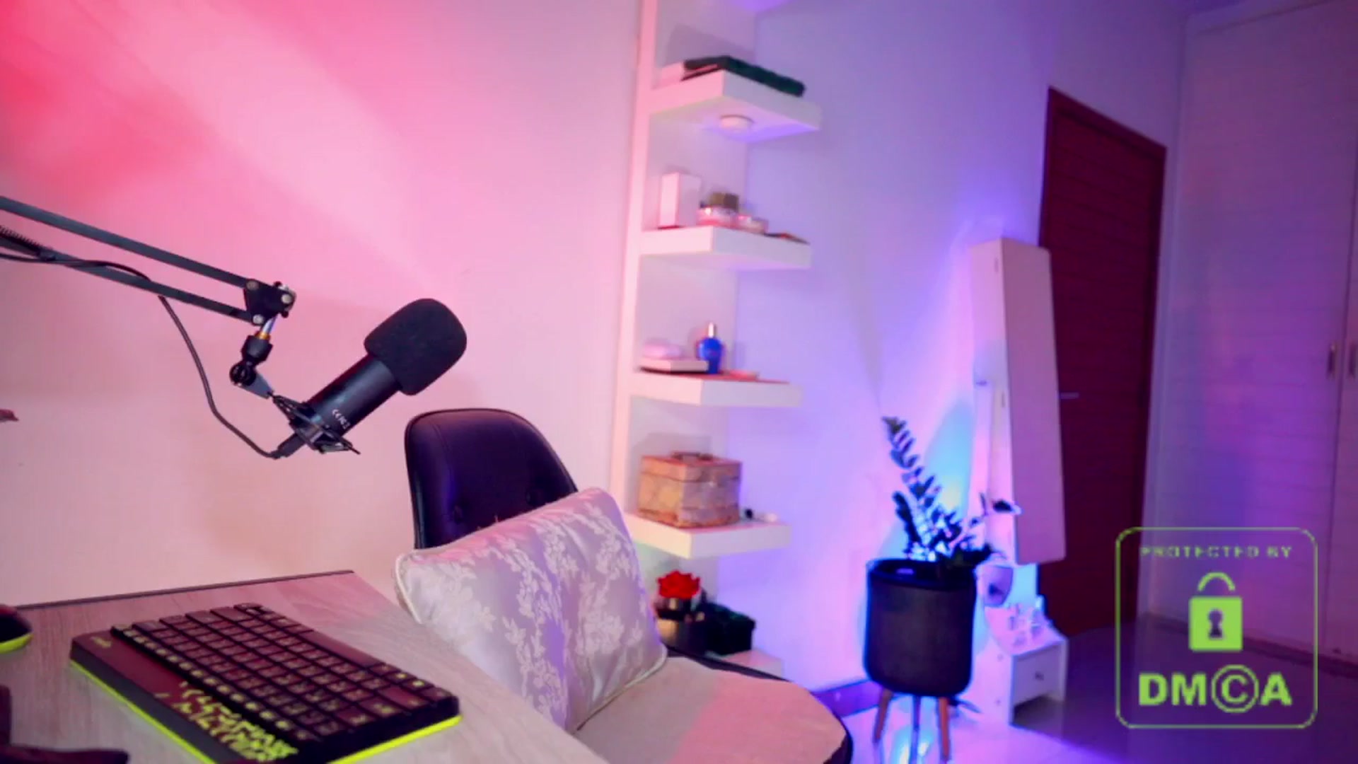 Gallery image thumbnail from AddictsQueen's myfreecams stream on, 04/17/2026, 06:21 image 11 of 20