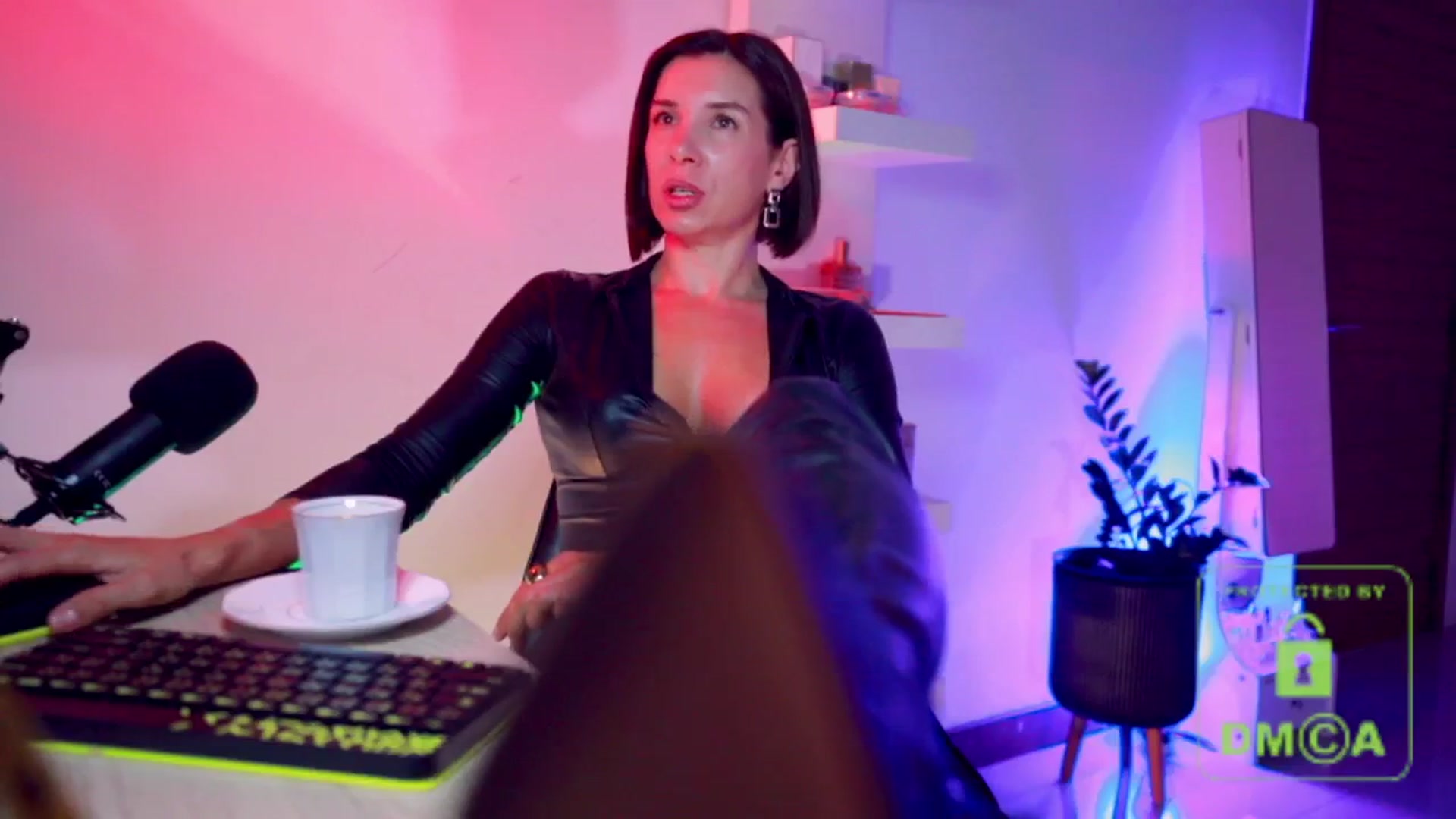 Gallery image thumbnail from AddictsQueen's myfreecams stream on, 04/30/2026, 06:58 image 11 of 20