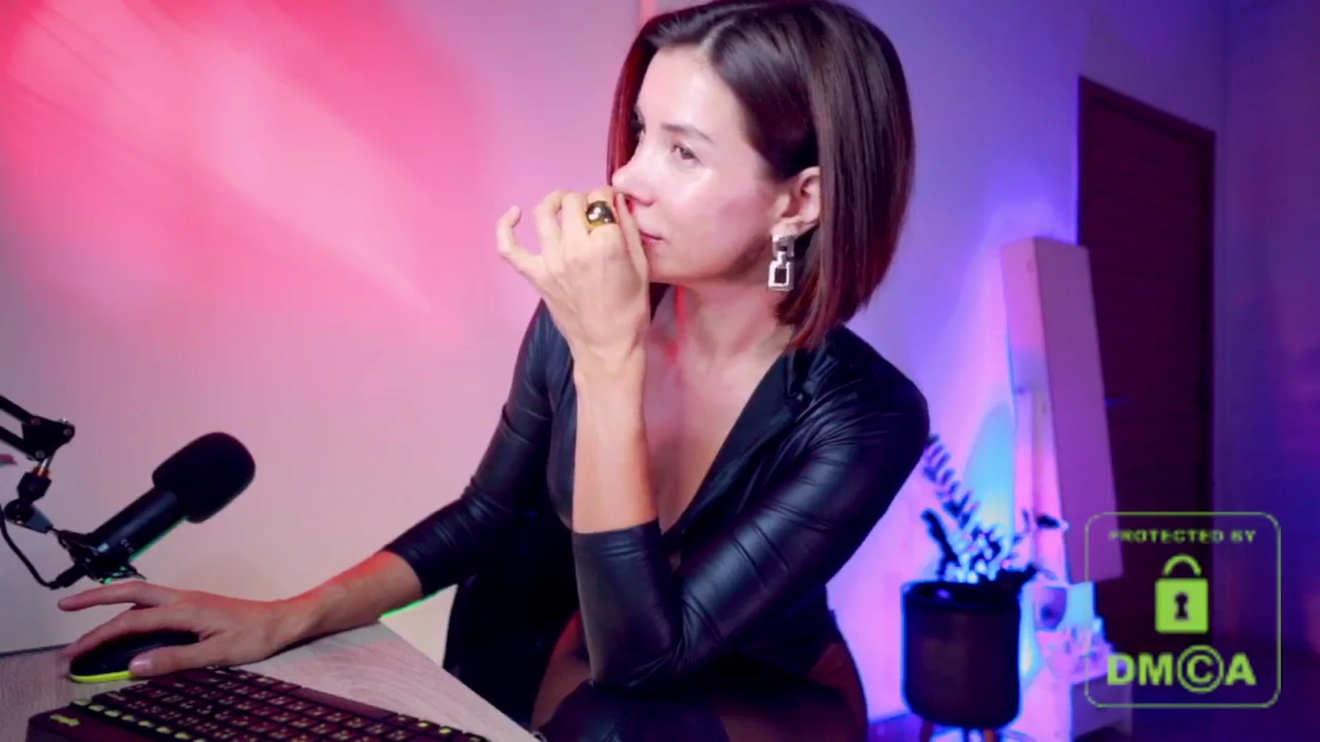Gallery image thumbnail from AddictsQueen's myfreecams stream on, 04/30/2026, 06:58 image 2 of 20