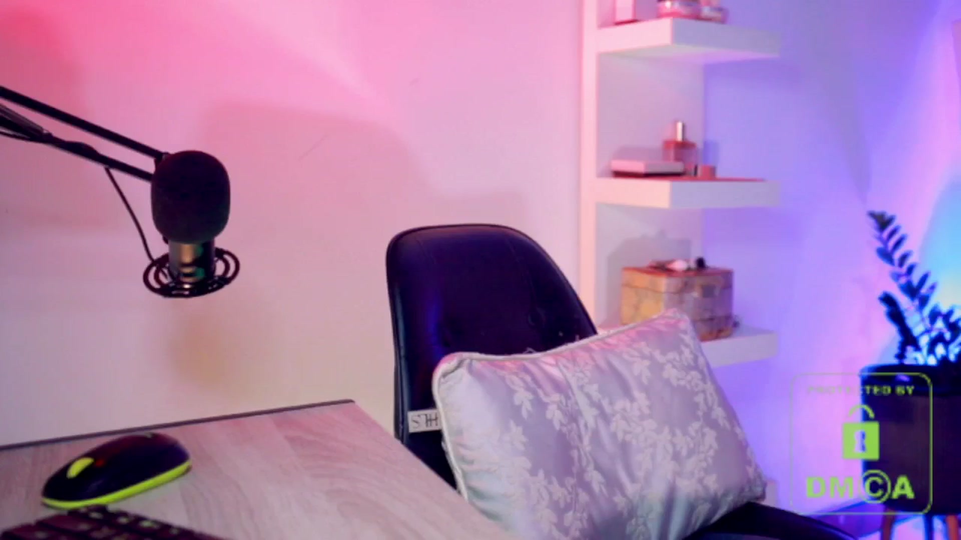 Gallery image thumbnail from AddictsQueen's myfreecams stream on, 05/03/2026, 06:57 image 10 of 20