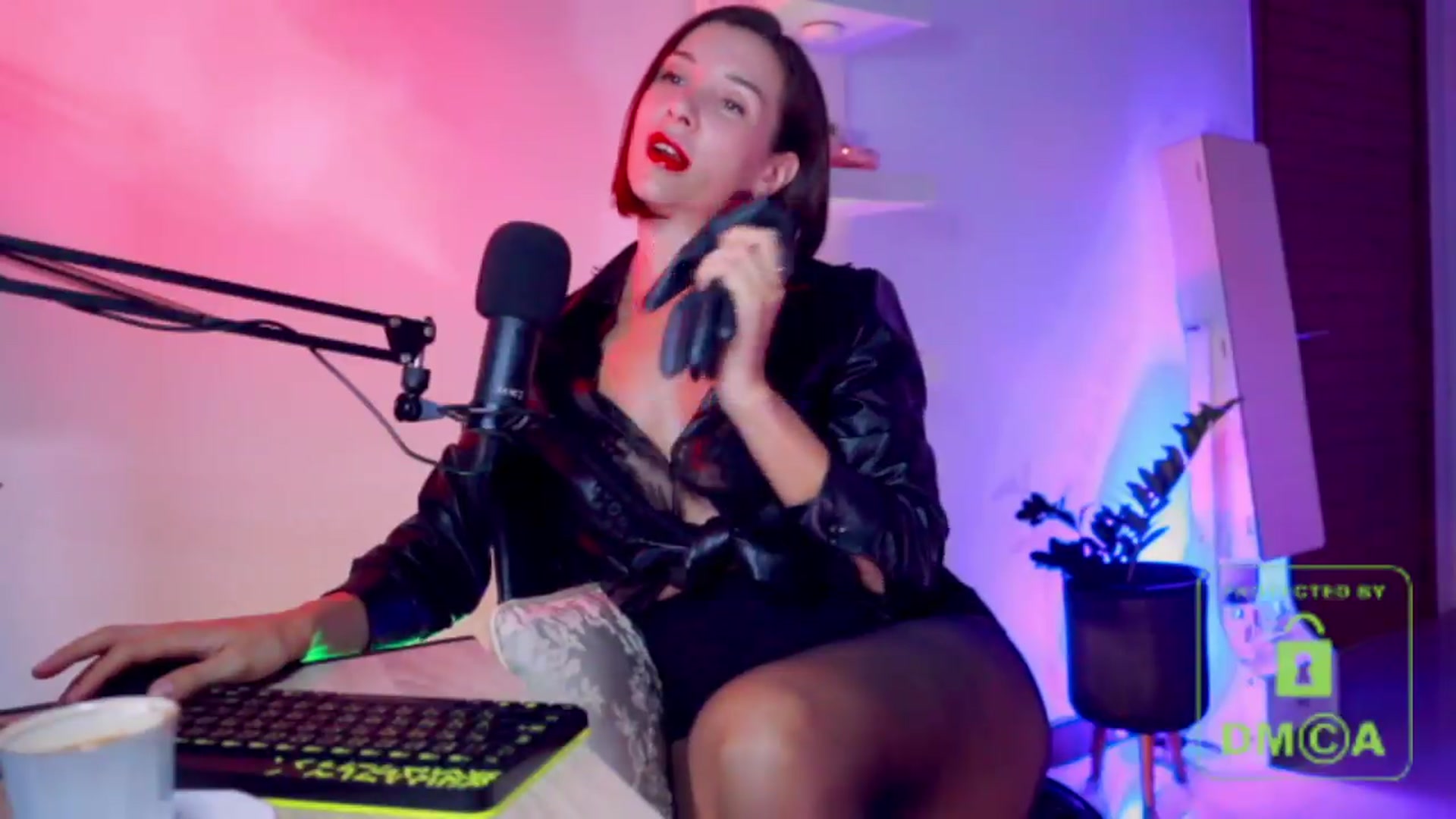 Gallery image thumbnail from AddictsQueen's myfreecams stream on, 05/16/2026, 07:04 image 7 of 20