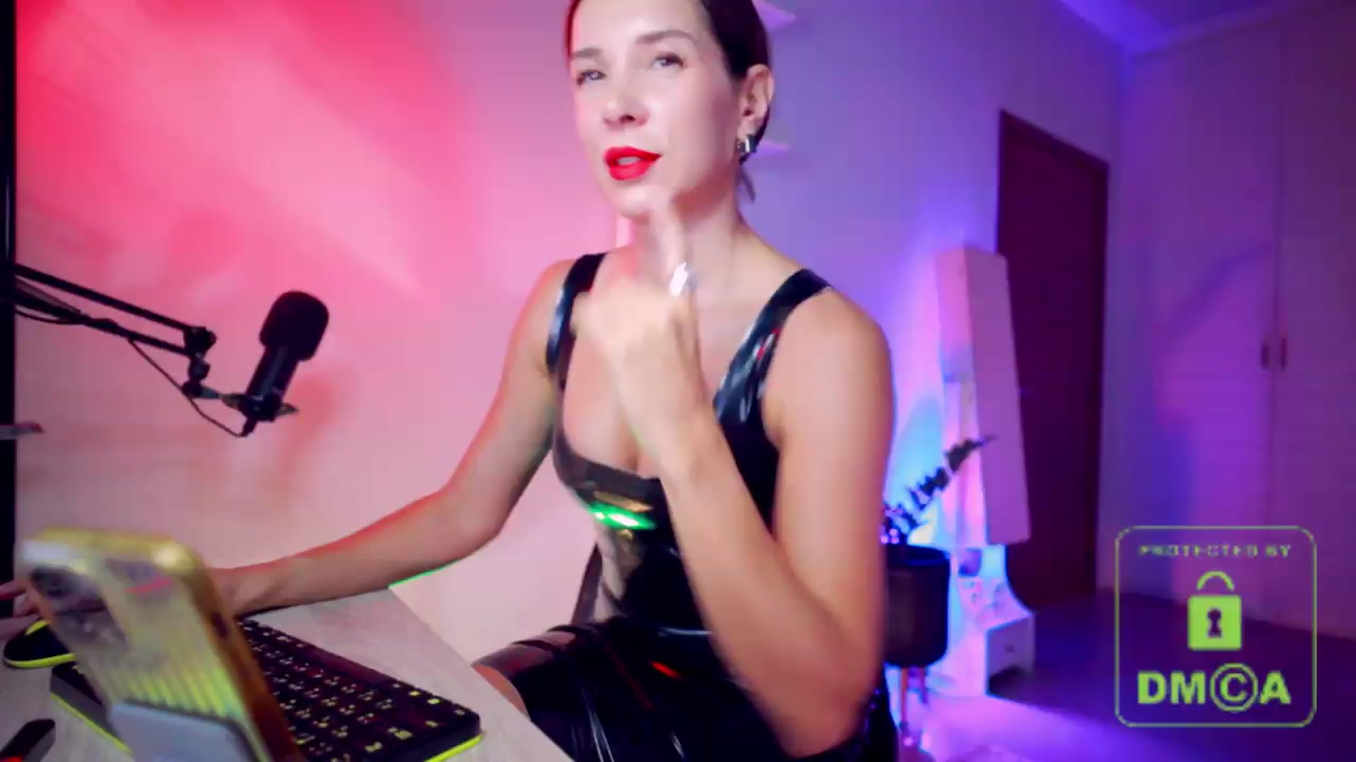 Gallery image thumbnail from AddictsQueen's myfreecams stream on, 05/22/2026, 06:07 image 1 of 20