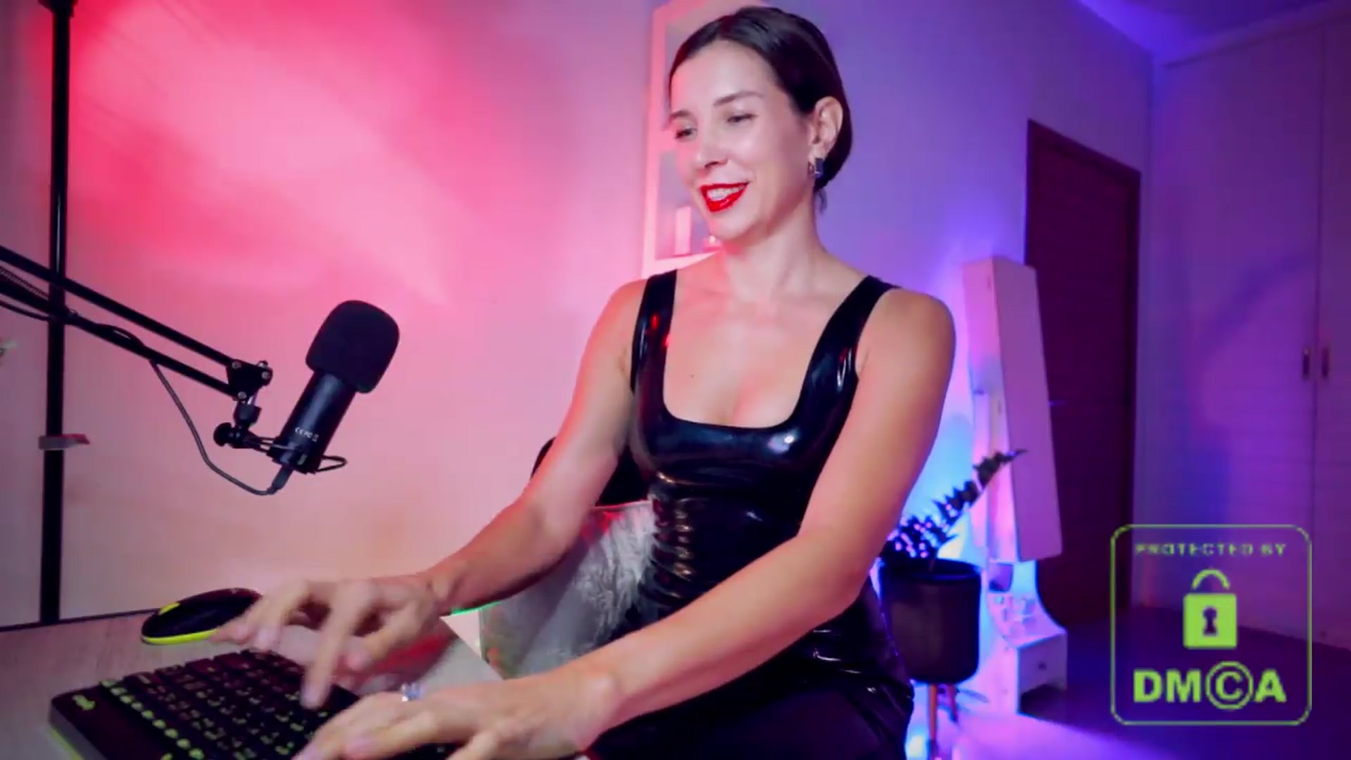Gallery image thumbnail from AddictsQueen's myfreecams stream on, 05/22/2026, 06:07 image 15 of 20