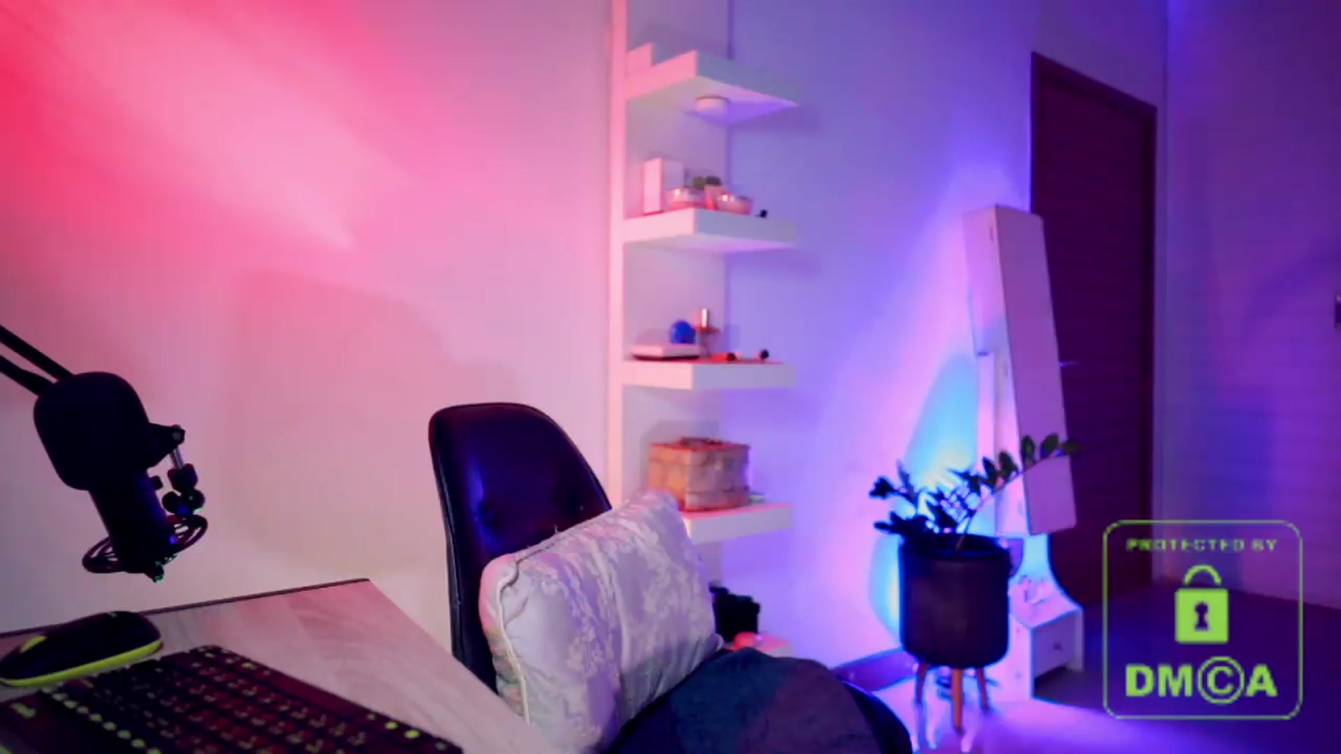 Gallery image thumbnail from AddictsQueen's myfreecams stream on, 05/31/2026, 07:28 image 12 of 20