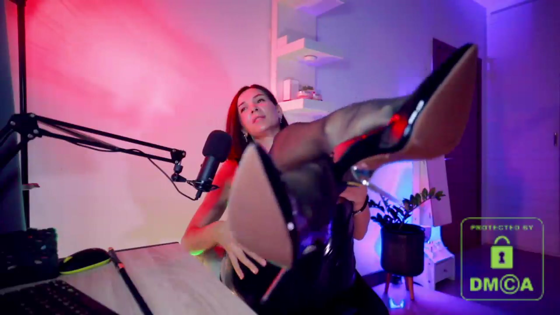 Gallery image thumbnail from AddictsQueen's myfreecams stream on, 06/05/2026, 05:38 image 17 of 20