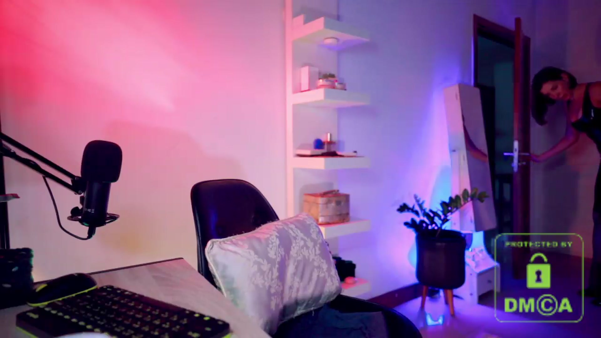 Gallery image thumbnail from AddictsQueen's myfreecams stream on, 06/05/2026, 07:03 image 5 of 20