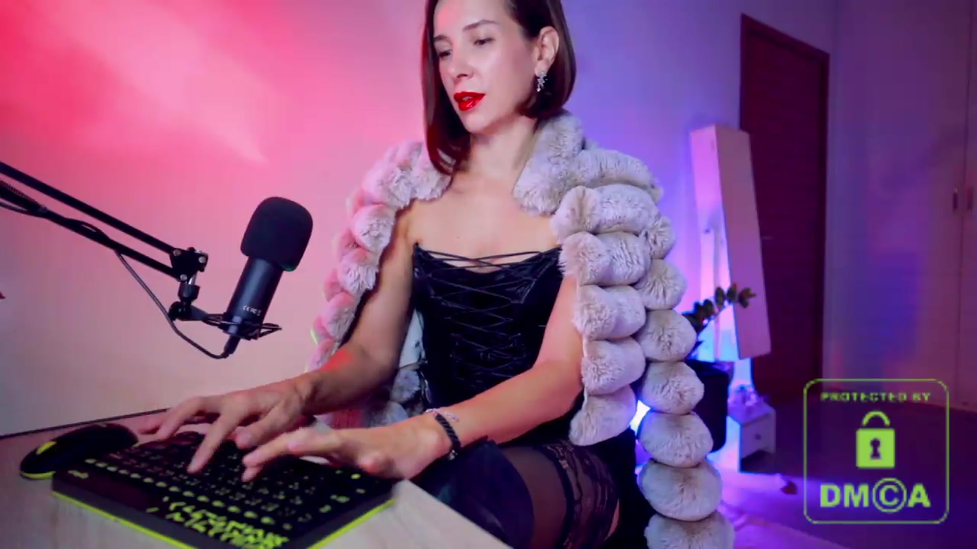 Gallery image thumbnail from AddictsQueen's myfreecams stream on, 06/06/2026, 06:13 image 7 of 20