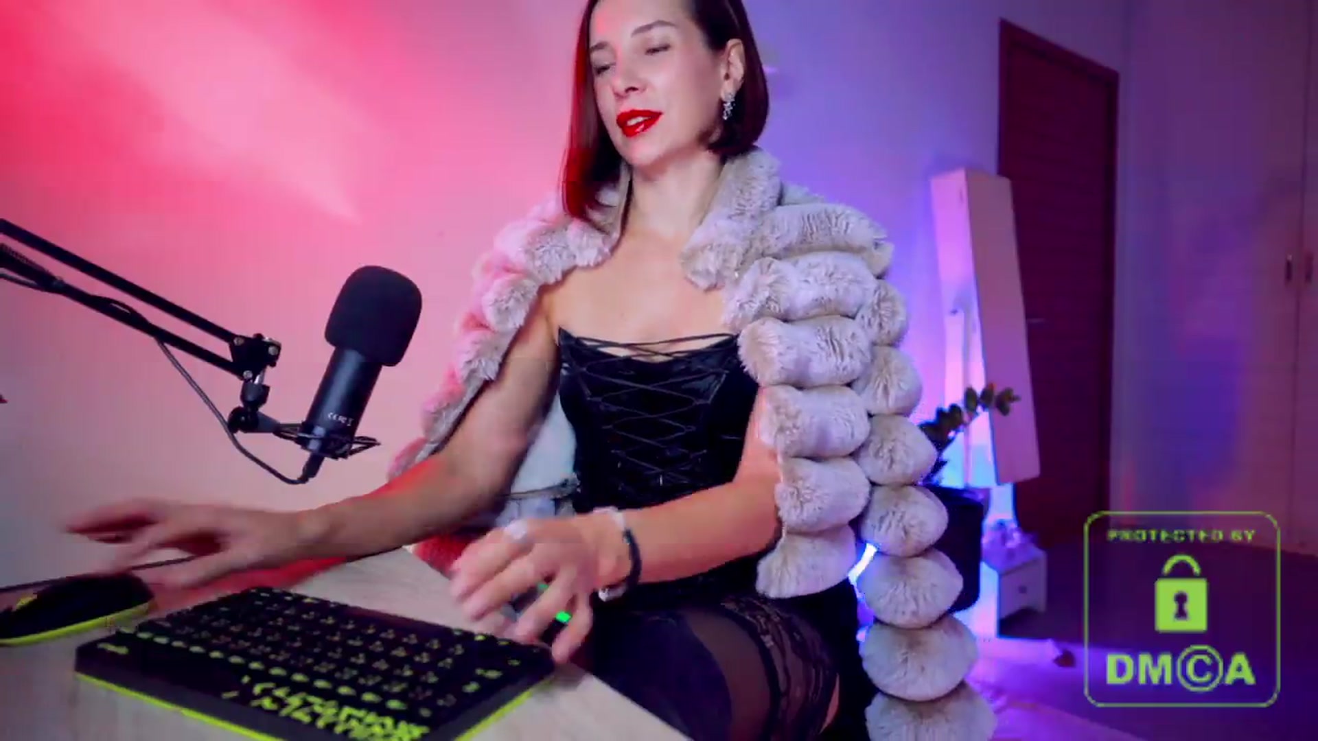 Gallery image thumbnail from AddictsQueen's myfreecams stream on, 06/06/2026, 06:13 image 10 of 20
