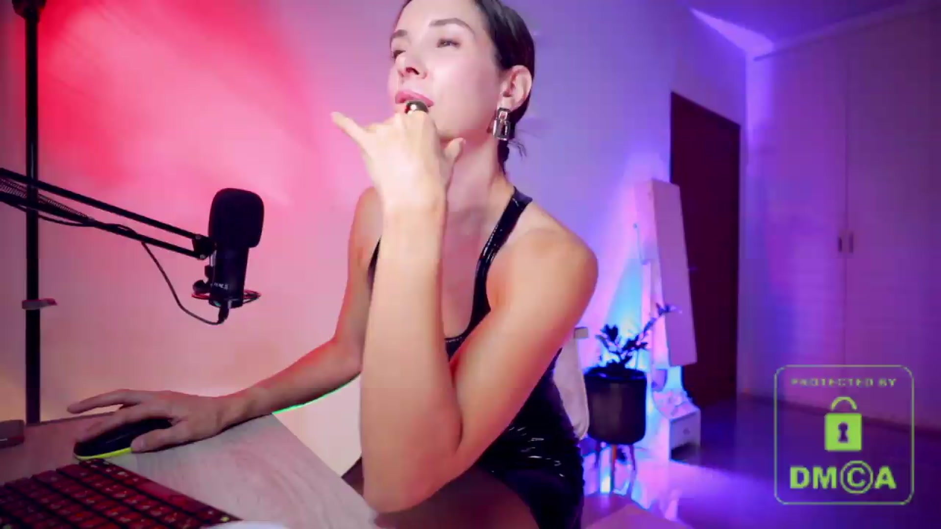 Gallery image thumbnail from AddictsQueen's myfreecams stream on, 06/21/2026, 05:58 image 18 of 20