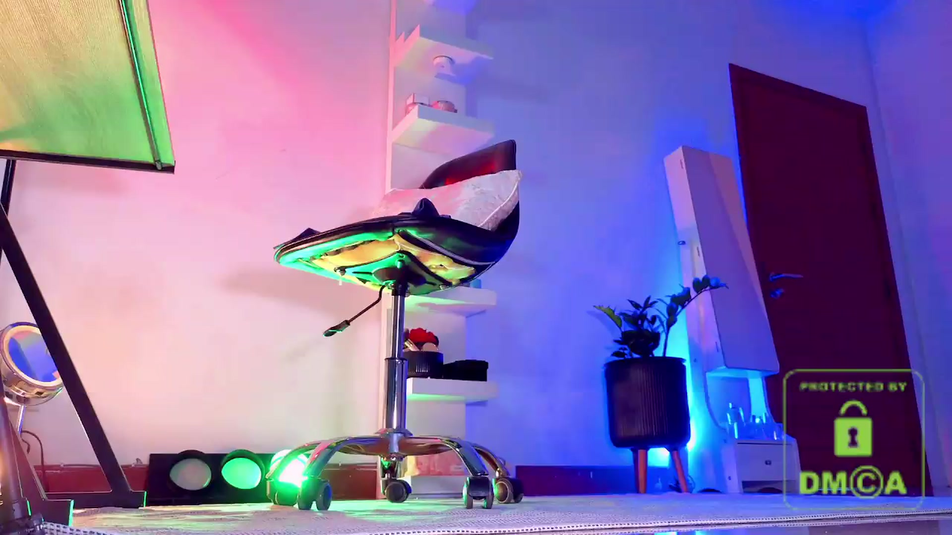Gallery image thumbnail from AddictsQueen's myfreecams stream on, 06/26/2026, 05:57 image 12 of 20