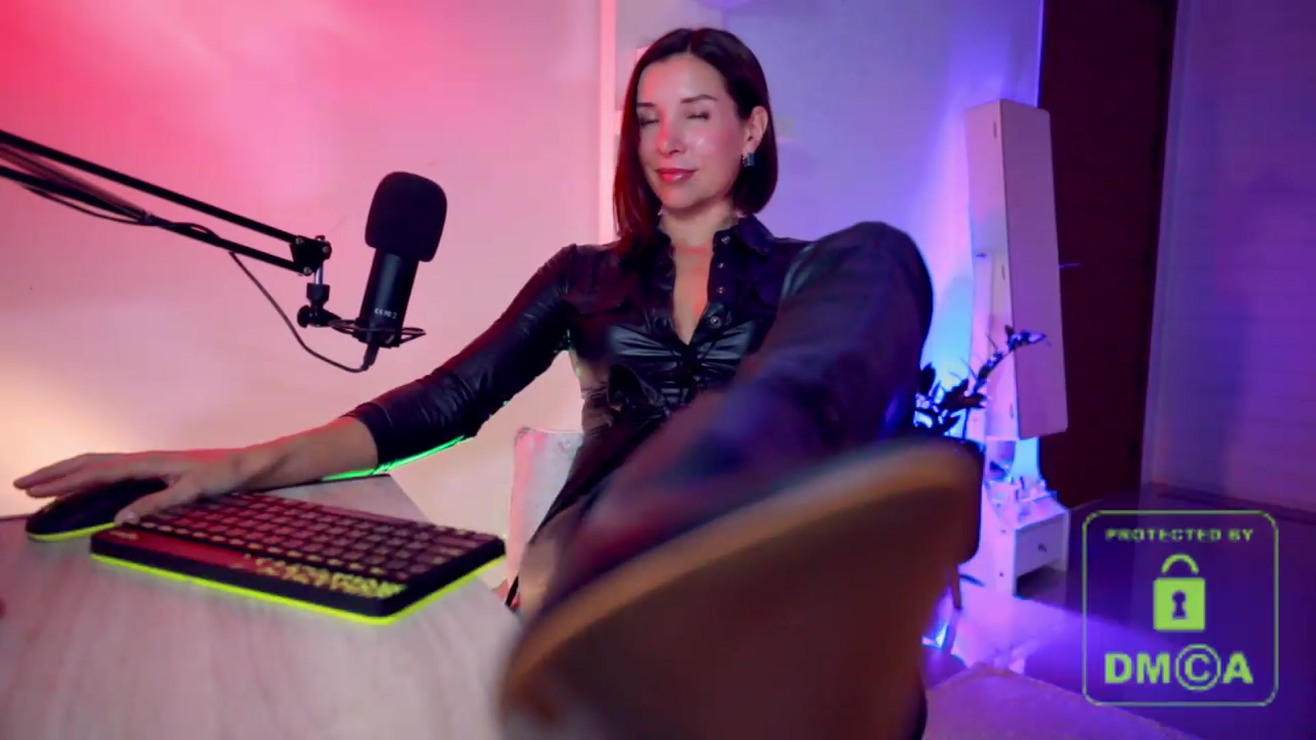 Gallery image thumbnail from AddictsQueen's myfreecams stream on, 06/27/2026, 07:12 image 16 of 20