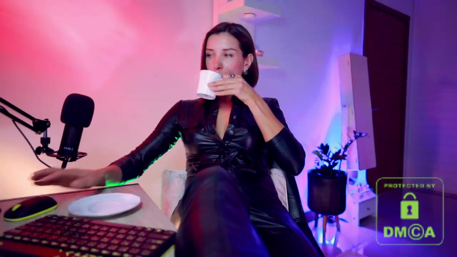 Gallery image thumbnail from AddictsQueen's myfreecams stream on, 06/27/2026, 07:12 image 9 of 20