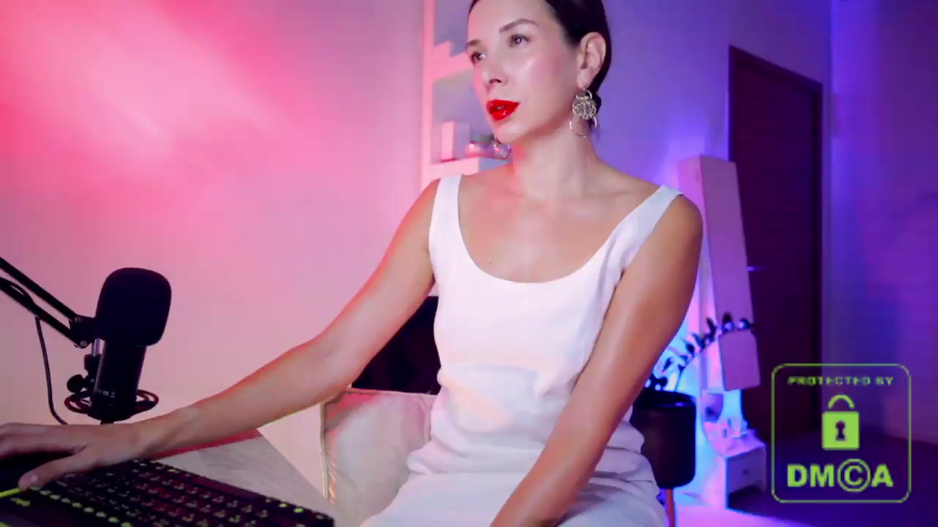 Gallery image thumbnail from AddictsQueen's myfreecams stream on, 07/17/2026, 05:10 image 1 of 20