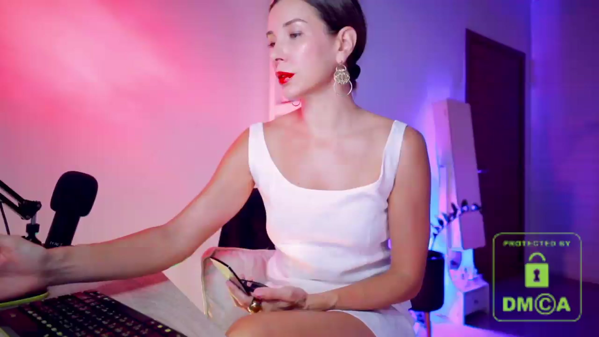 Gallery image thumbnail from AddictsQueen's myfreecams stream on, 07/17/2026, 05:10 image 13 of 20