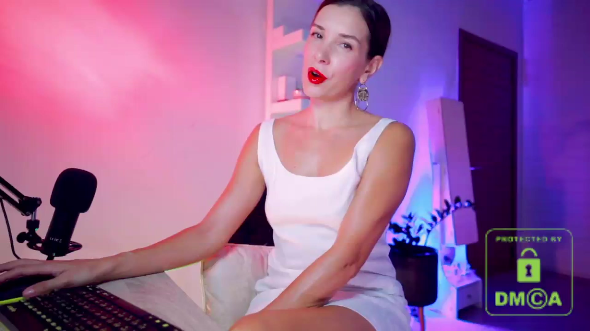 Gallery image thumbnail from AddictsQueen's myfreecams stream on, 07/17/2026, 05:10 image 8 of 20